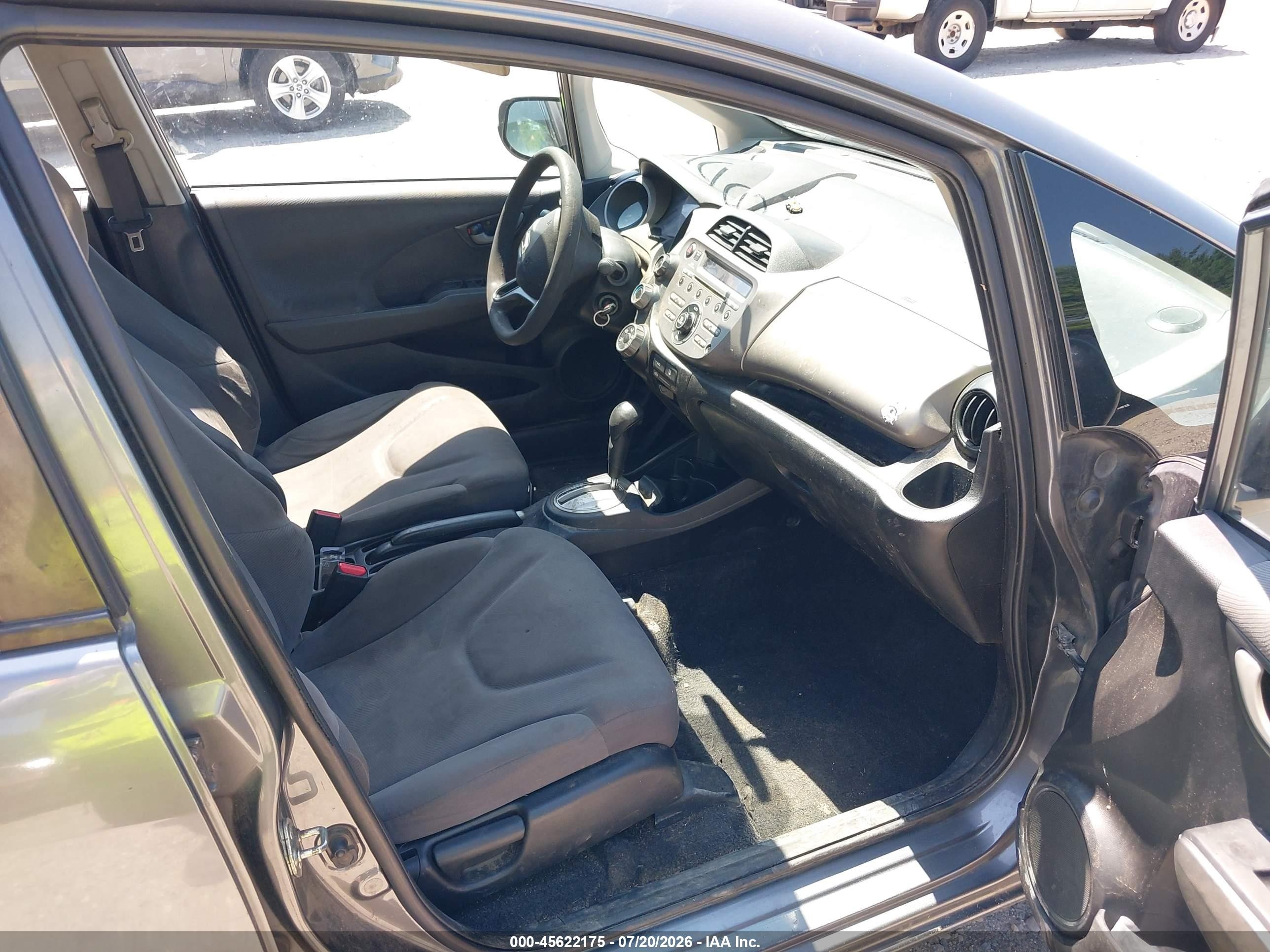 2011 Honda Fit   Gray vin: JHMGE8H31BS007395