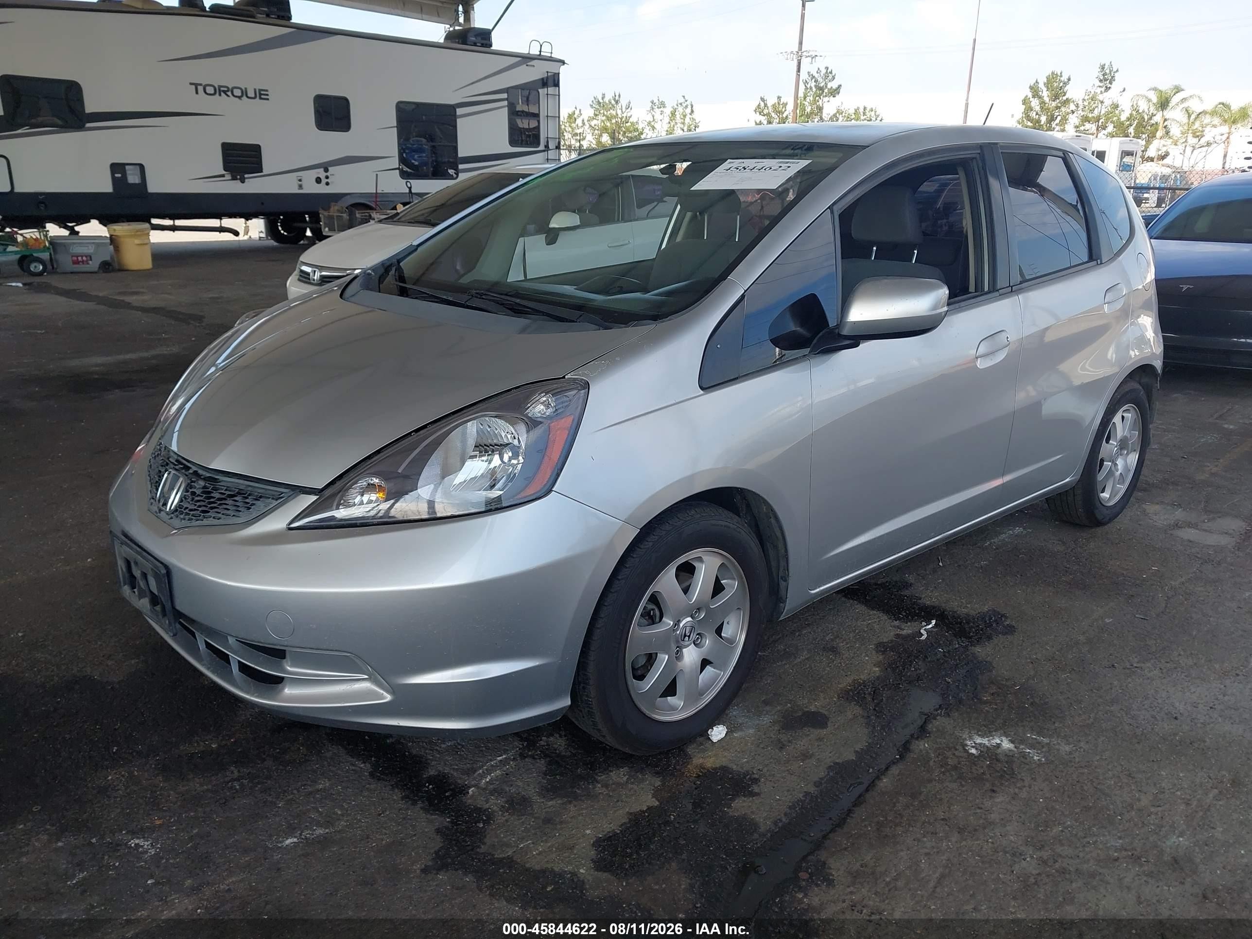 2013 Honda Fit   Silver vin: JHMGE8H31DC002145
