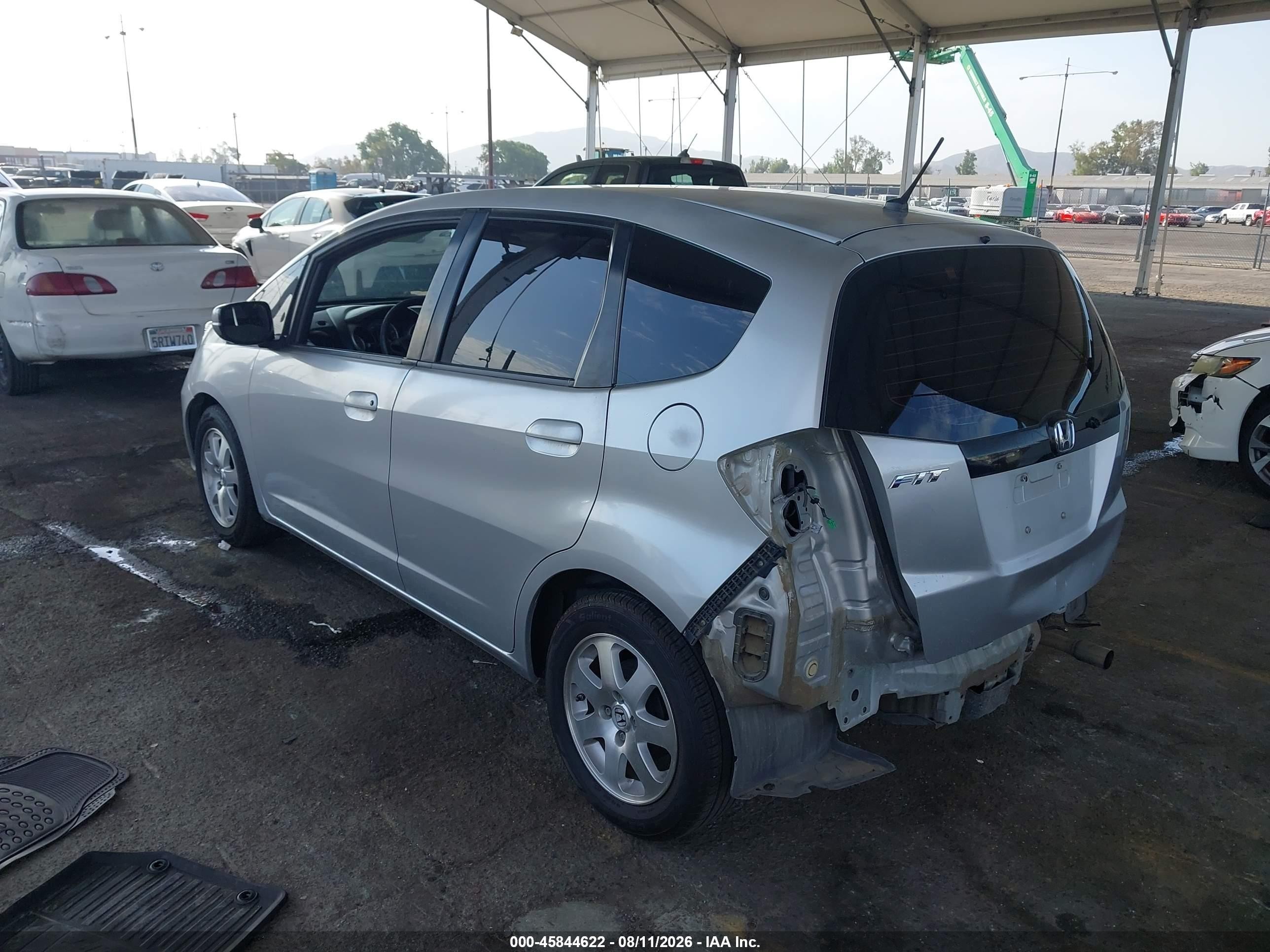 2013 Honda Fit   Silver vin: JHMGE8H31DC002145