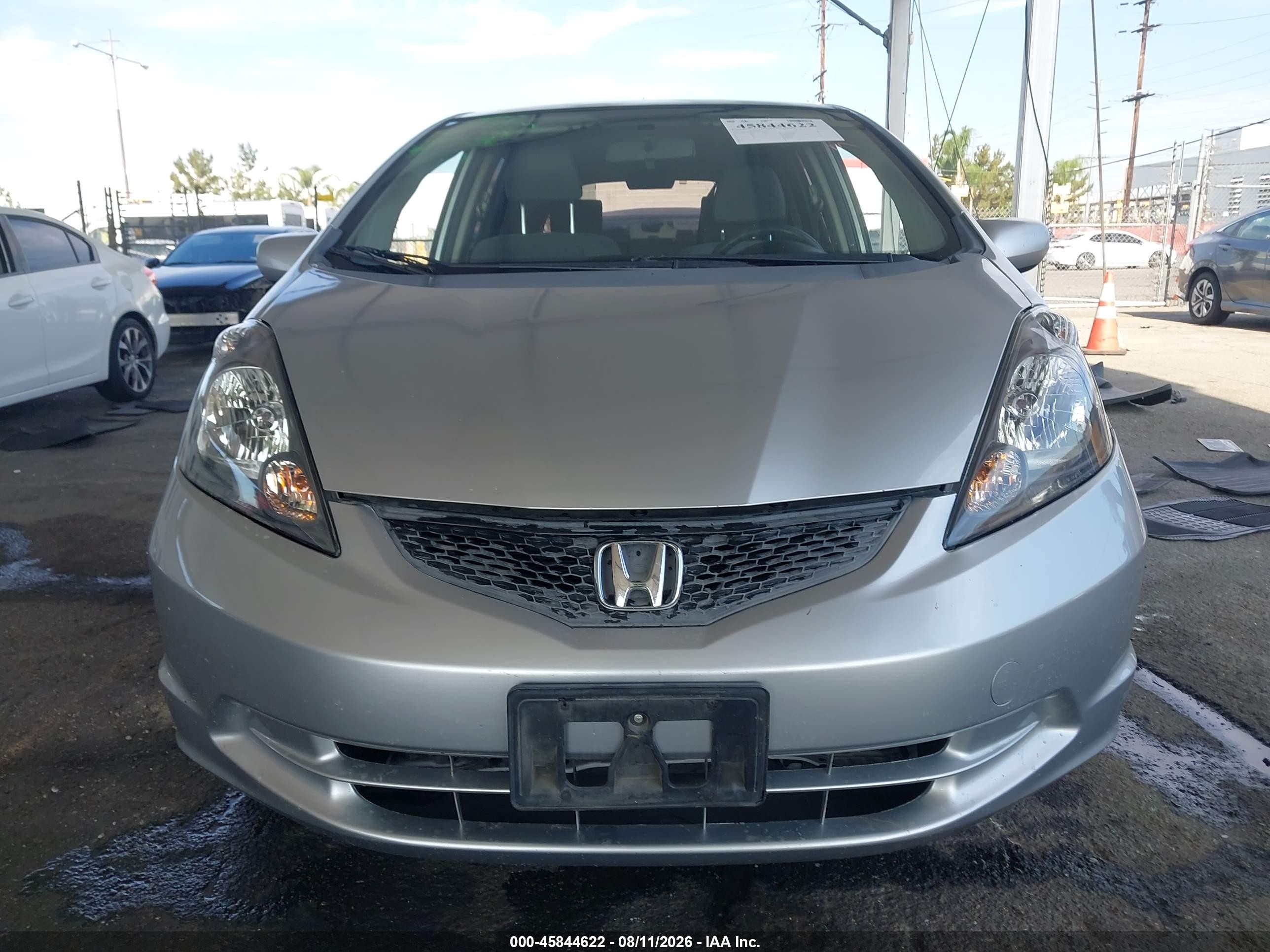 2013 Honda Fit   Silver vin: JHMGE8H31DC002145