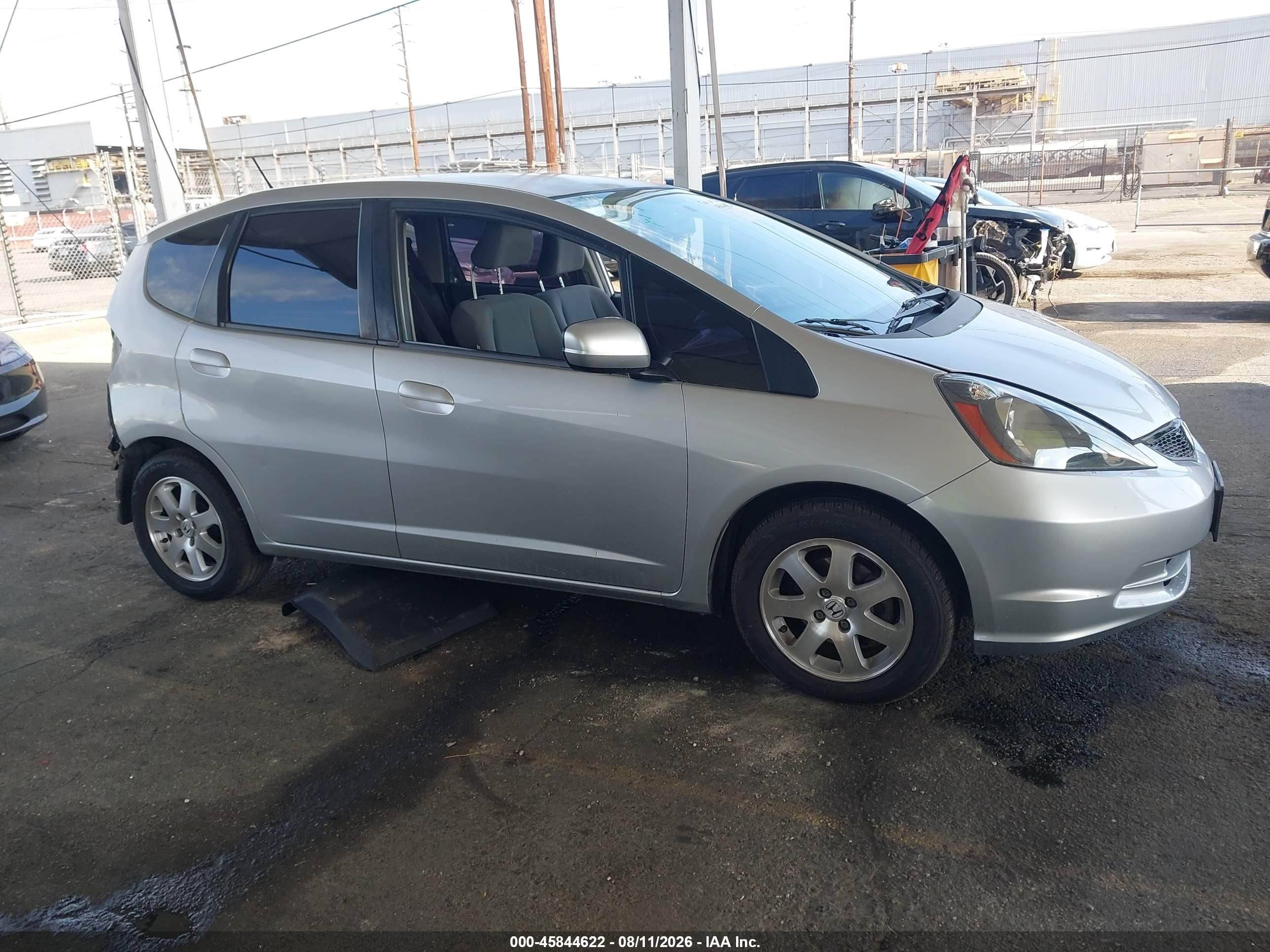2013 Honda Fit   Silver vin: JHMGE8H31DC002145
