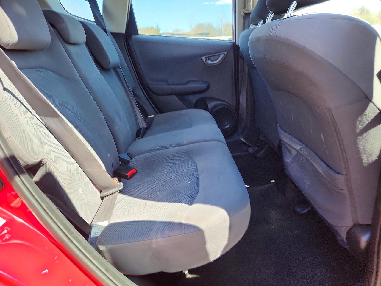 2013 Honda Fit Red vin: JHMGE8H31DC003313