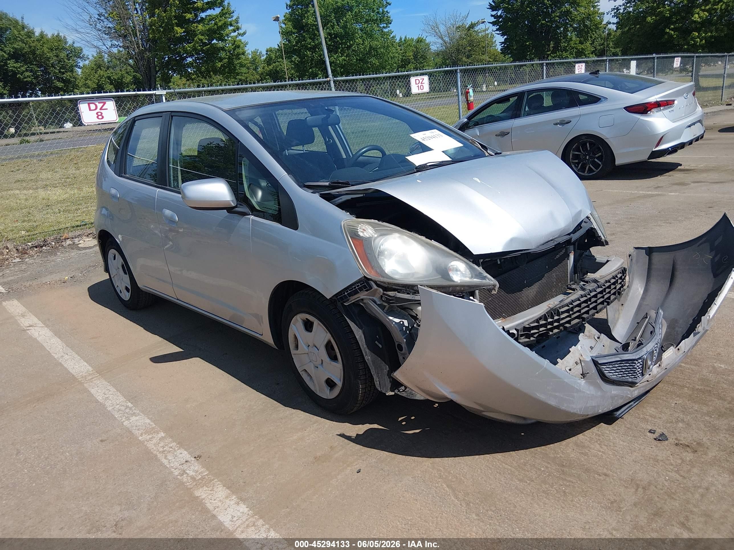2013 Honda Fit   Серебряный vin: JHMGE8H31DC005207
