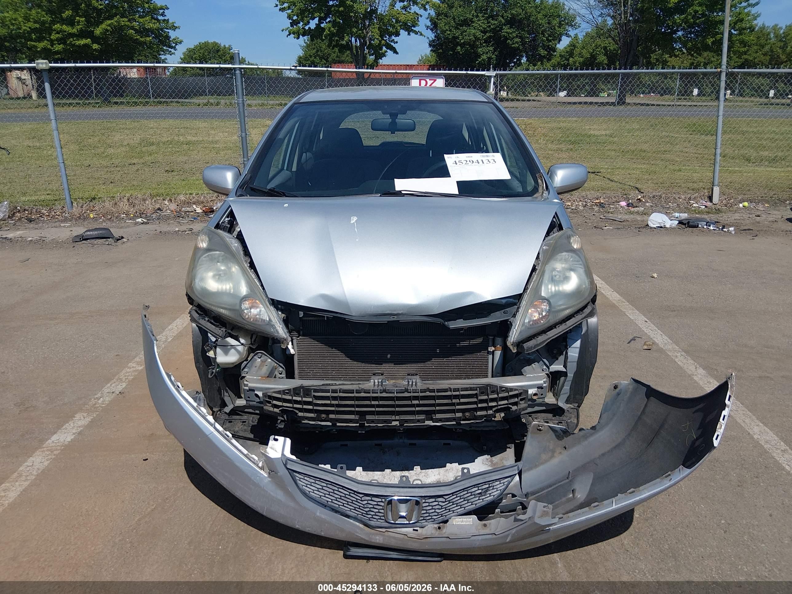 2013 Honda Fit   Silver vin: JHMGE8H31DC005207