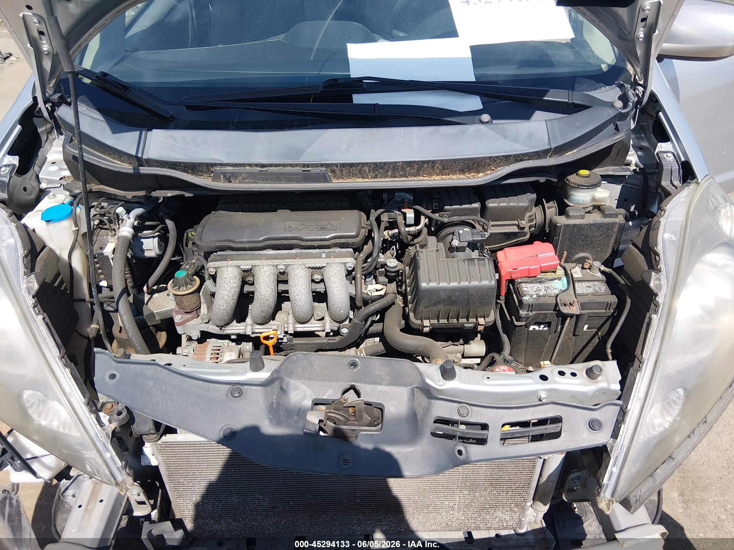 2013 Honda Fit   Silver vin: JHMGE8H31DC005207