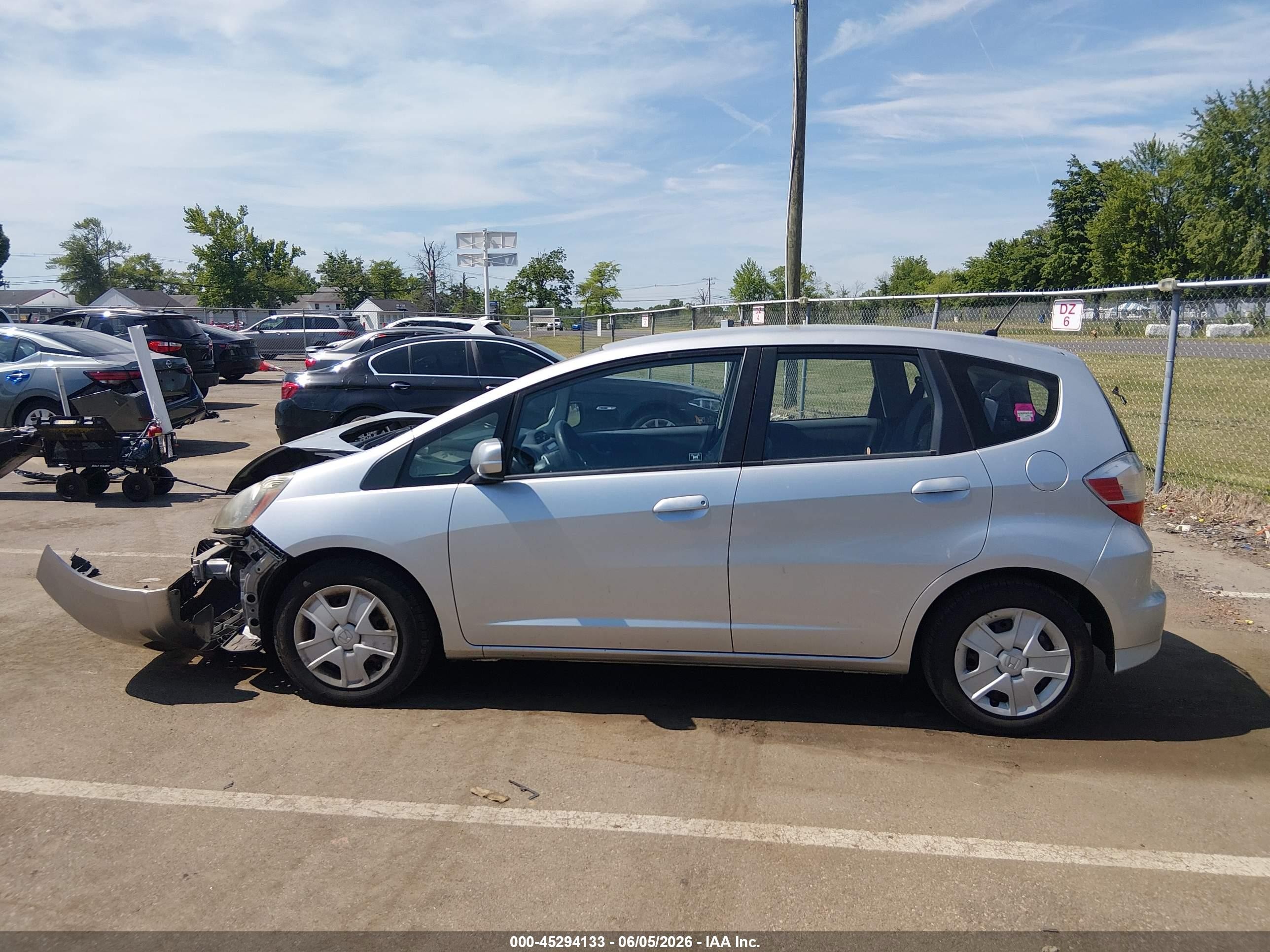 2013 Honda Fit   Silver vin: JHMGE8H31DC005207