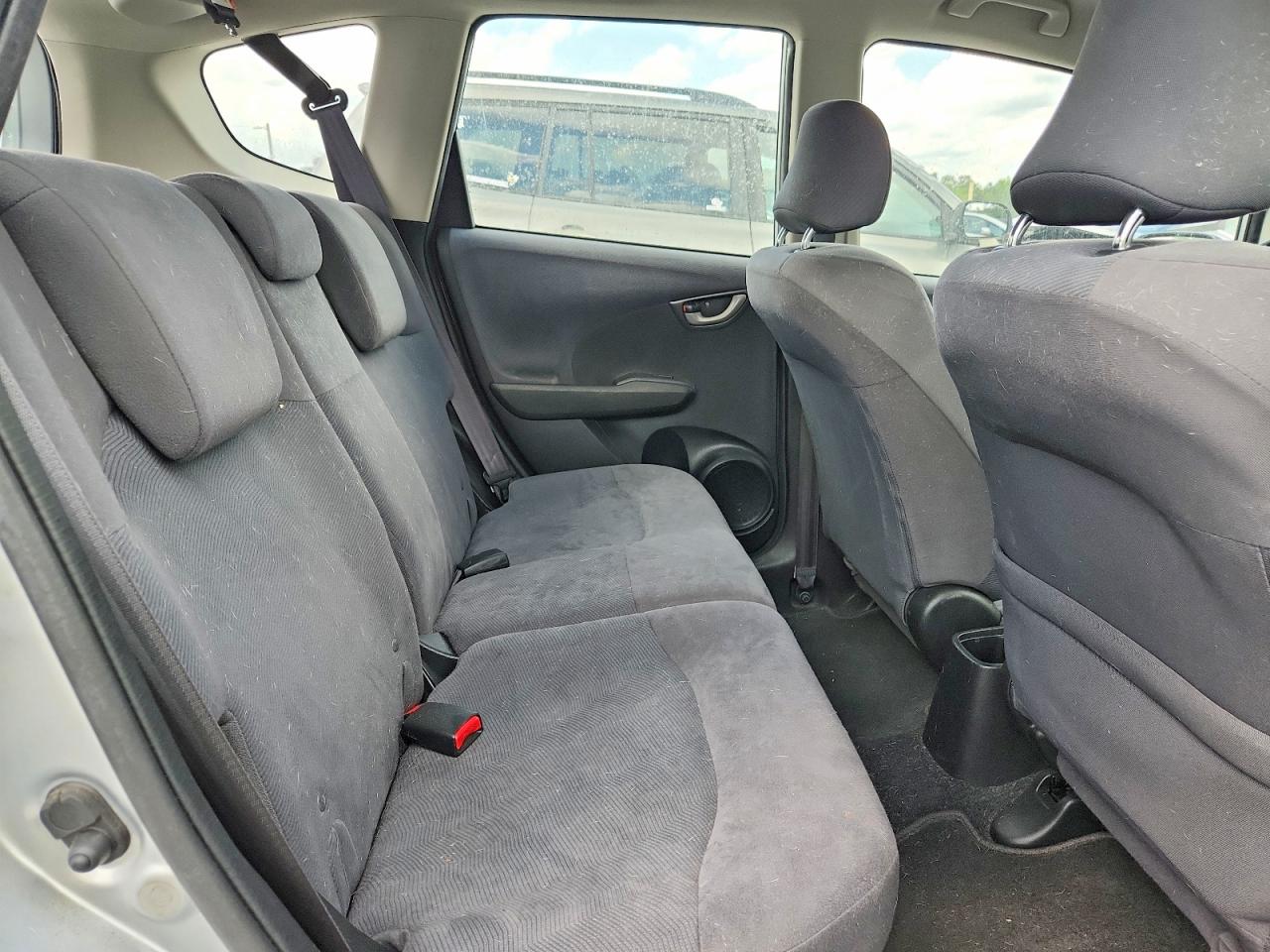 2013 Honda Fit Automa Silver vin: JHMGE8H31DC010472
