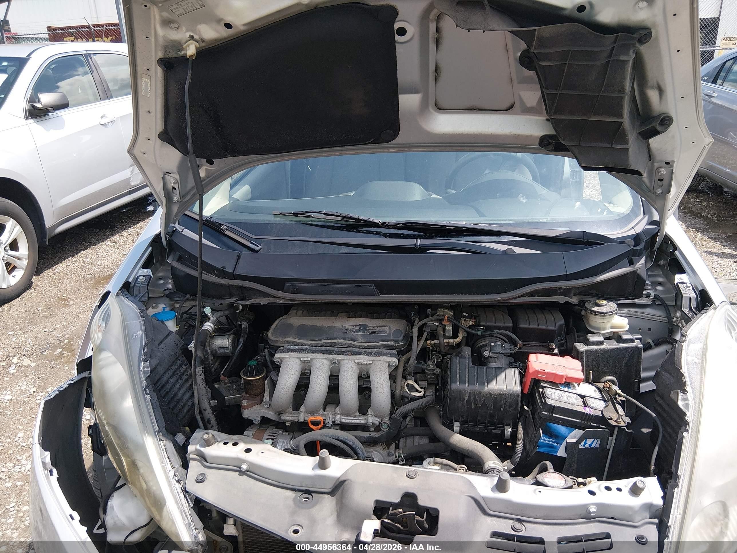 2013 Honda Fit Silver vin: JHMGE8H31DC054679