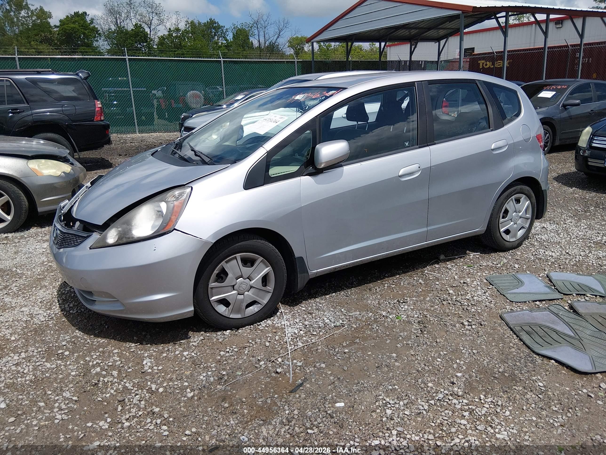 2013 Honda Fit Silver vin: JHMGE8H31DC054679