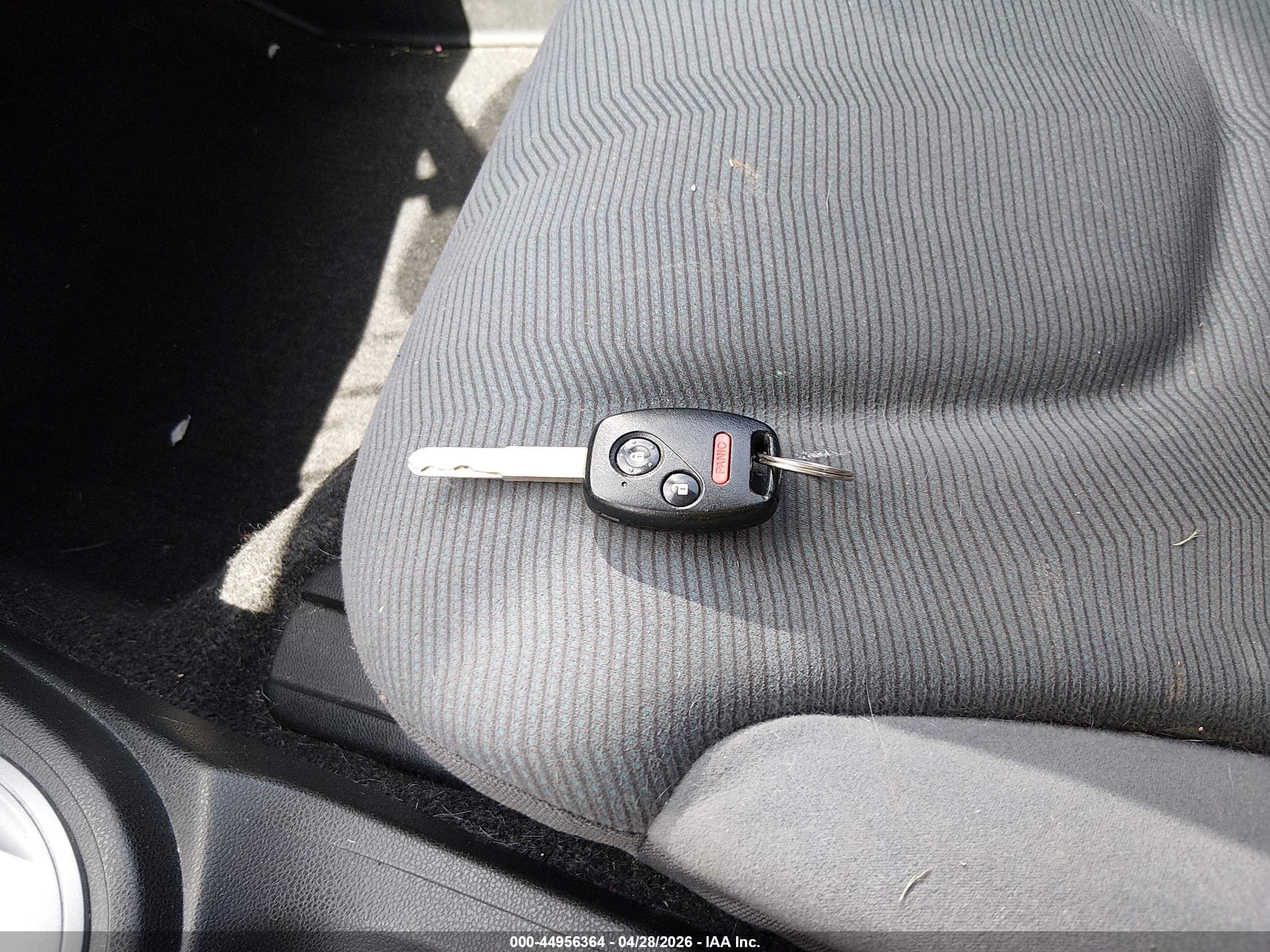 2013 Honda Fit Silver vin: JHMGE8H31DC054679