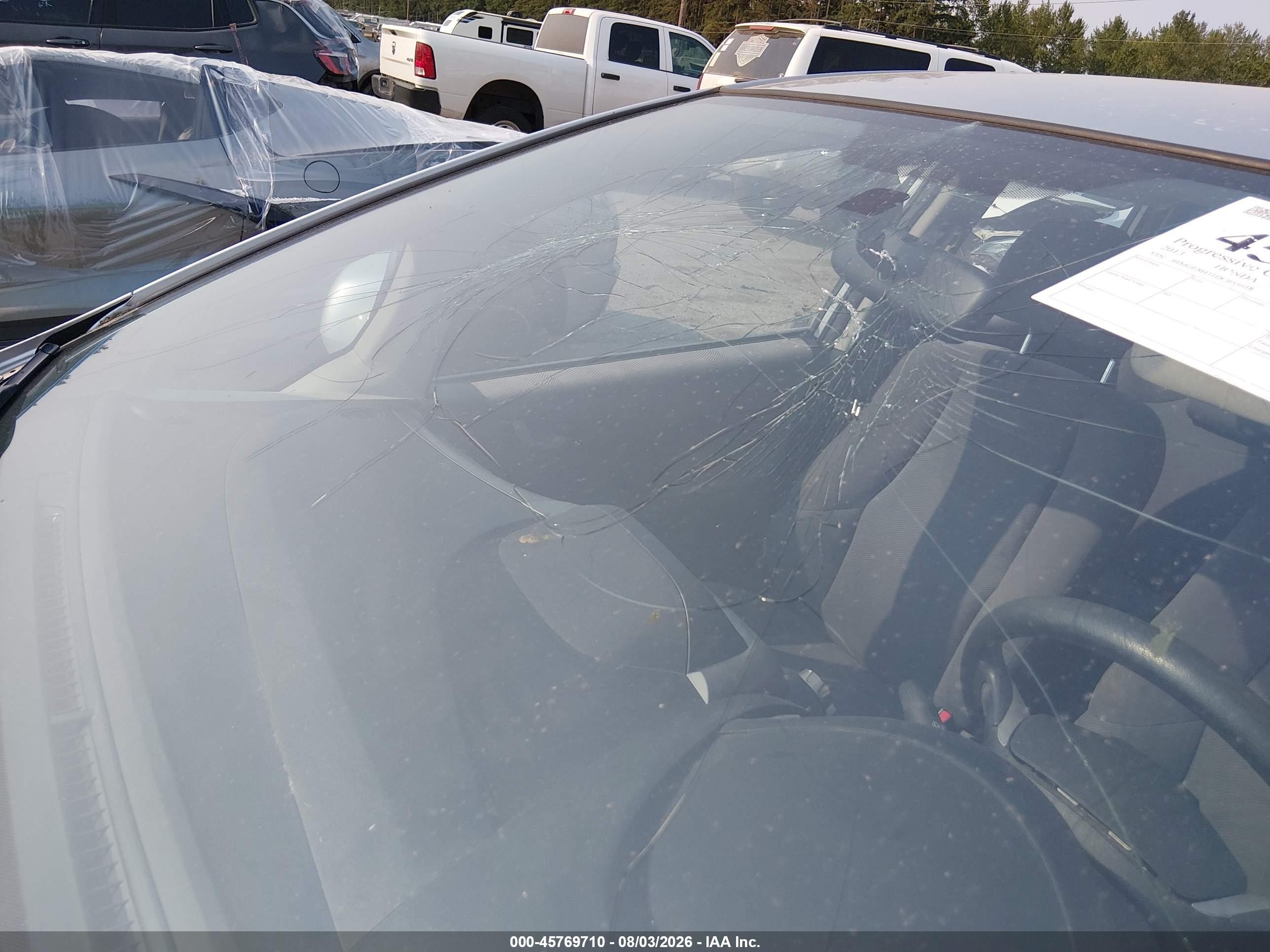 2013 Honda Fit   Серебряный vin: JHMGE8H31DC055038