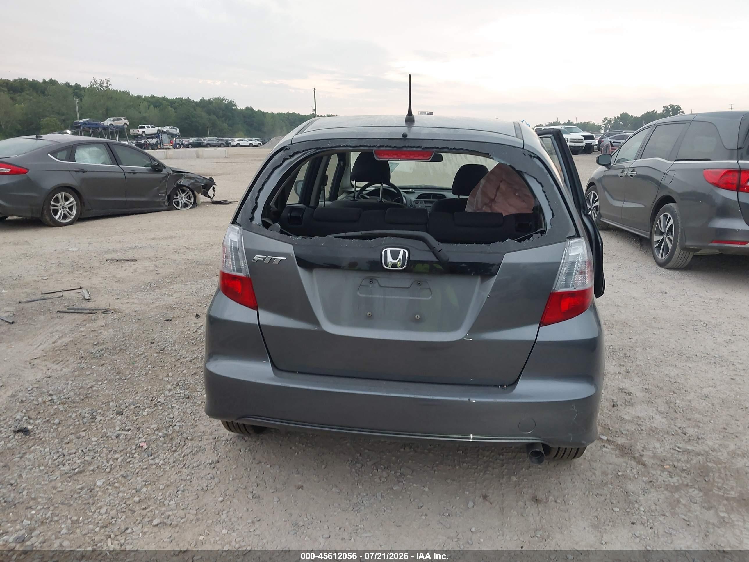 2013 Honda Fit Gray vin: JHMGE8H31DC062250