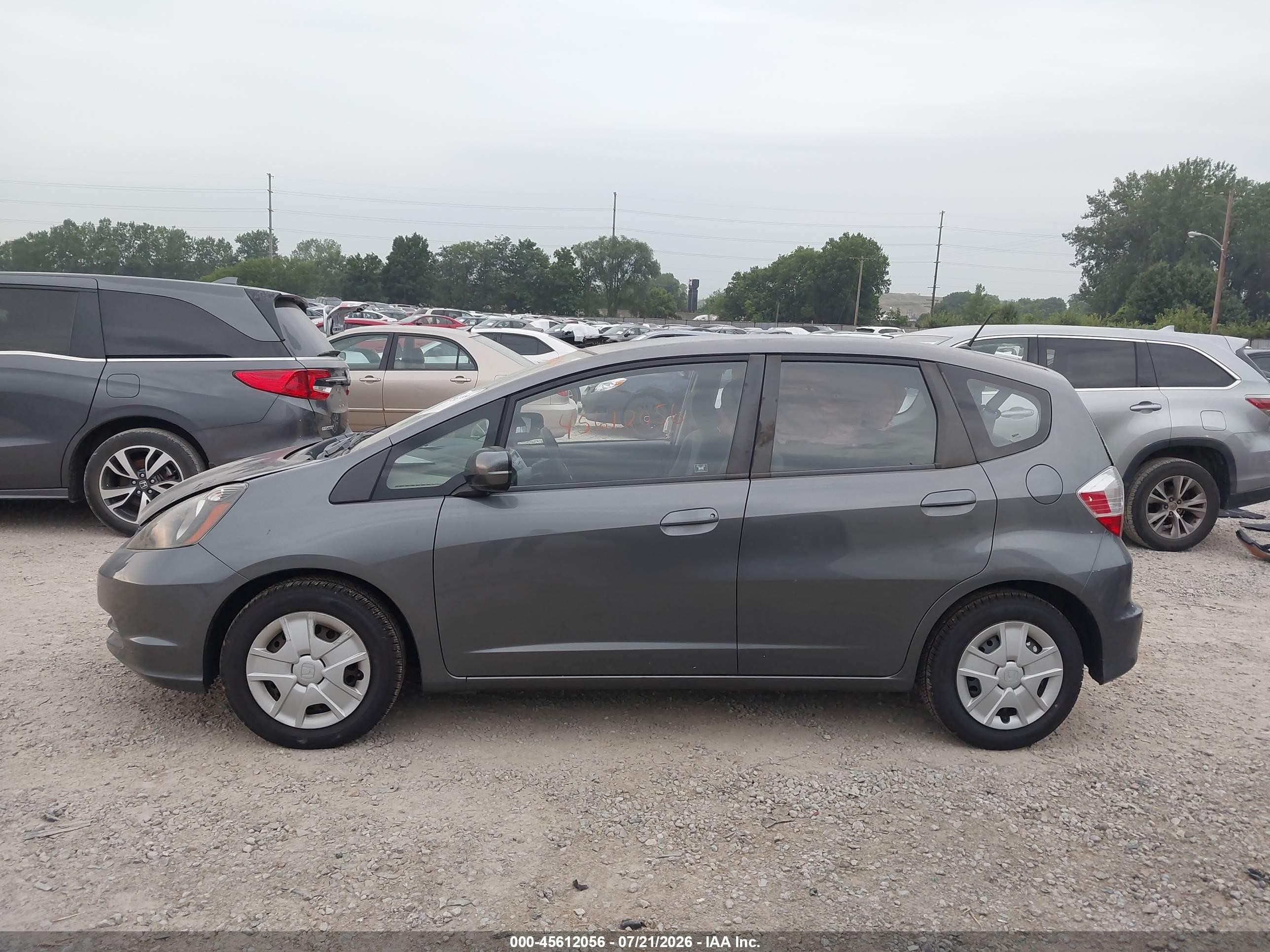 2013 Honda Fit Gray vin: JHMGE8H31DC062250