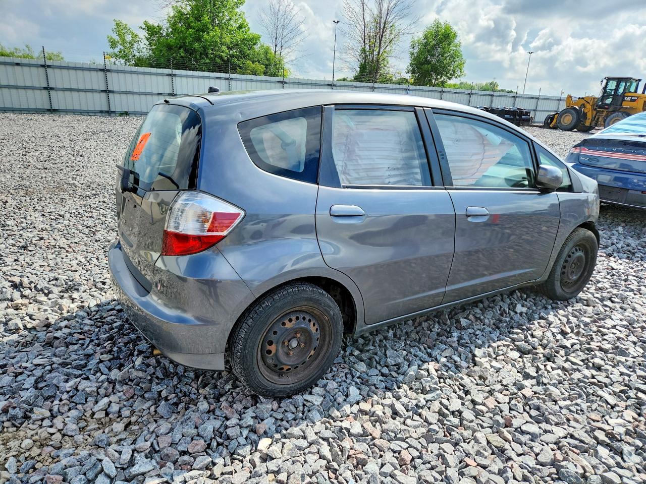 2013 Honda Fit Silver vin: JHMGE8H31DC075757