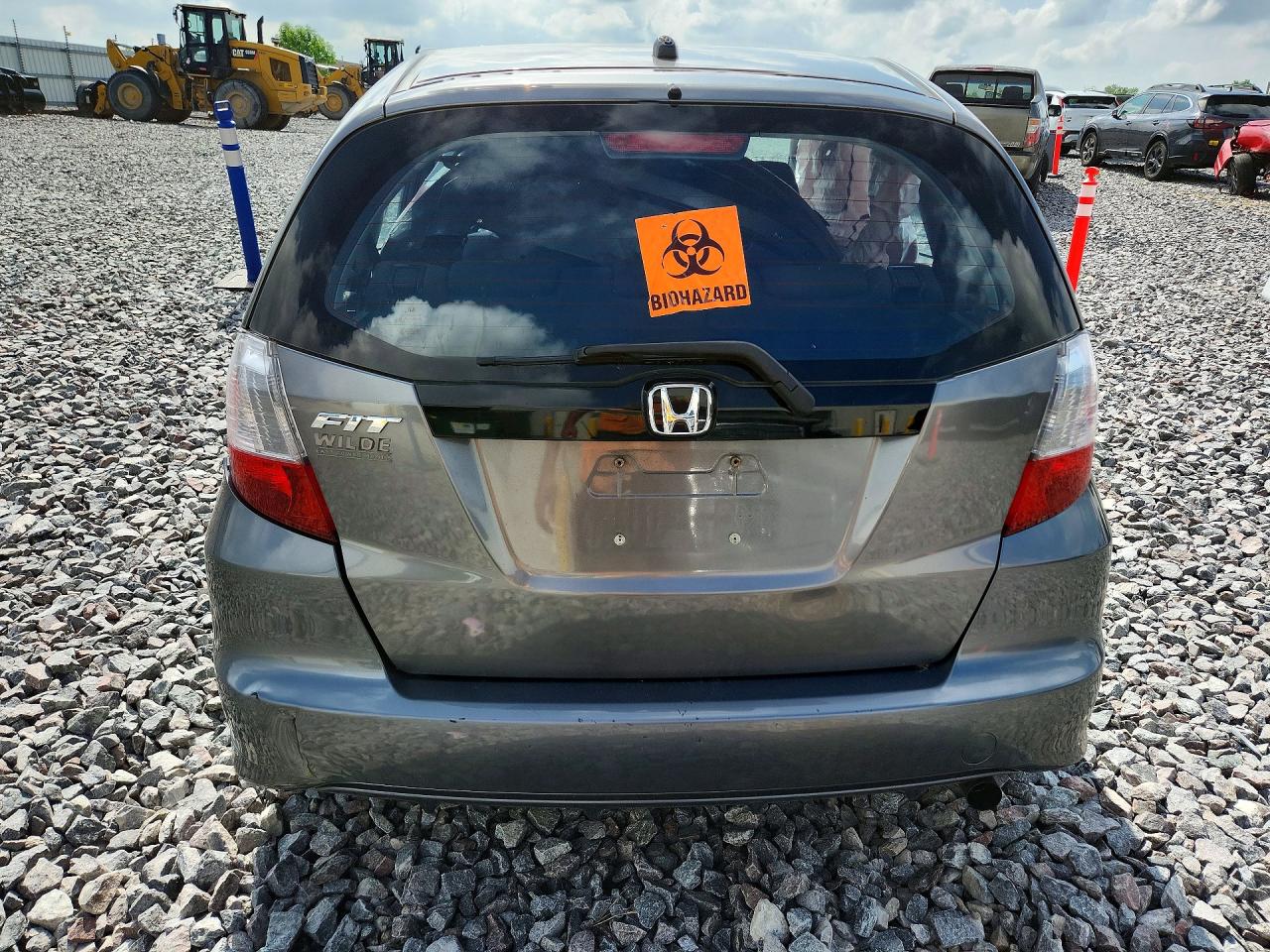 2013 Honda Fit Silver vin: JHMGE8H31DC075757