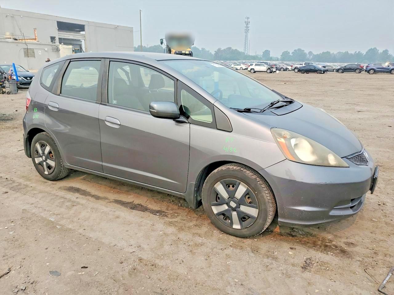 2013 Honda Fit Gray vin: JHMGE8H31DC083499