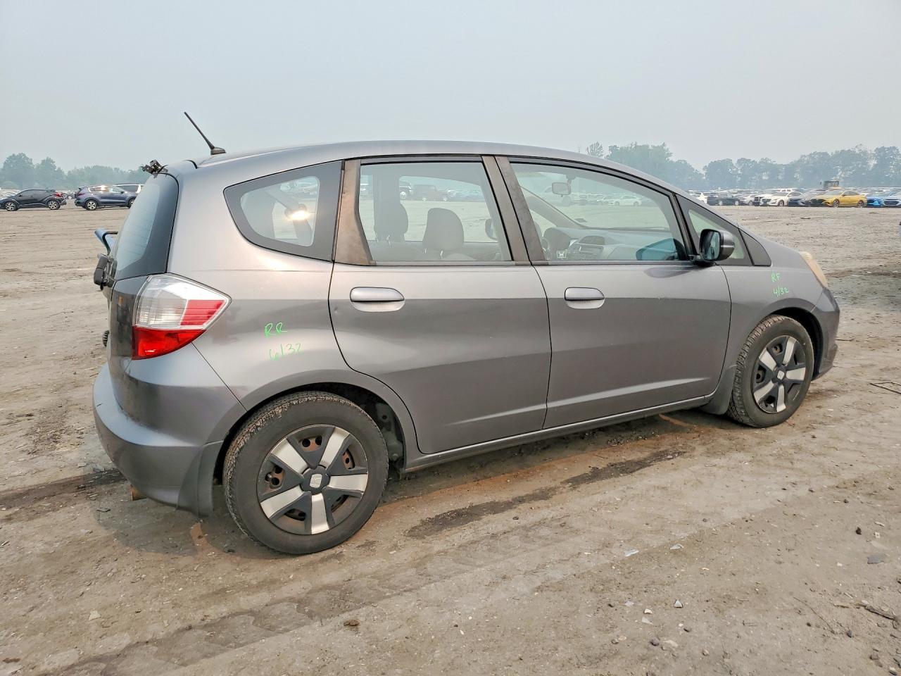 2013 Honda Fit Gray vin: JHMGE8H31DC083499