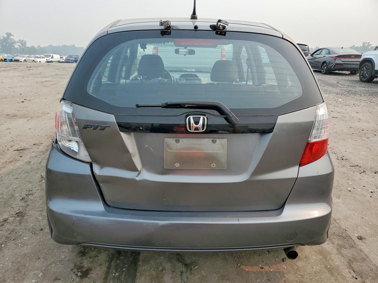 2013 Honda Fit Gray vin: JHMGE8H31DC083499