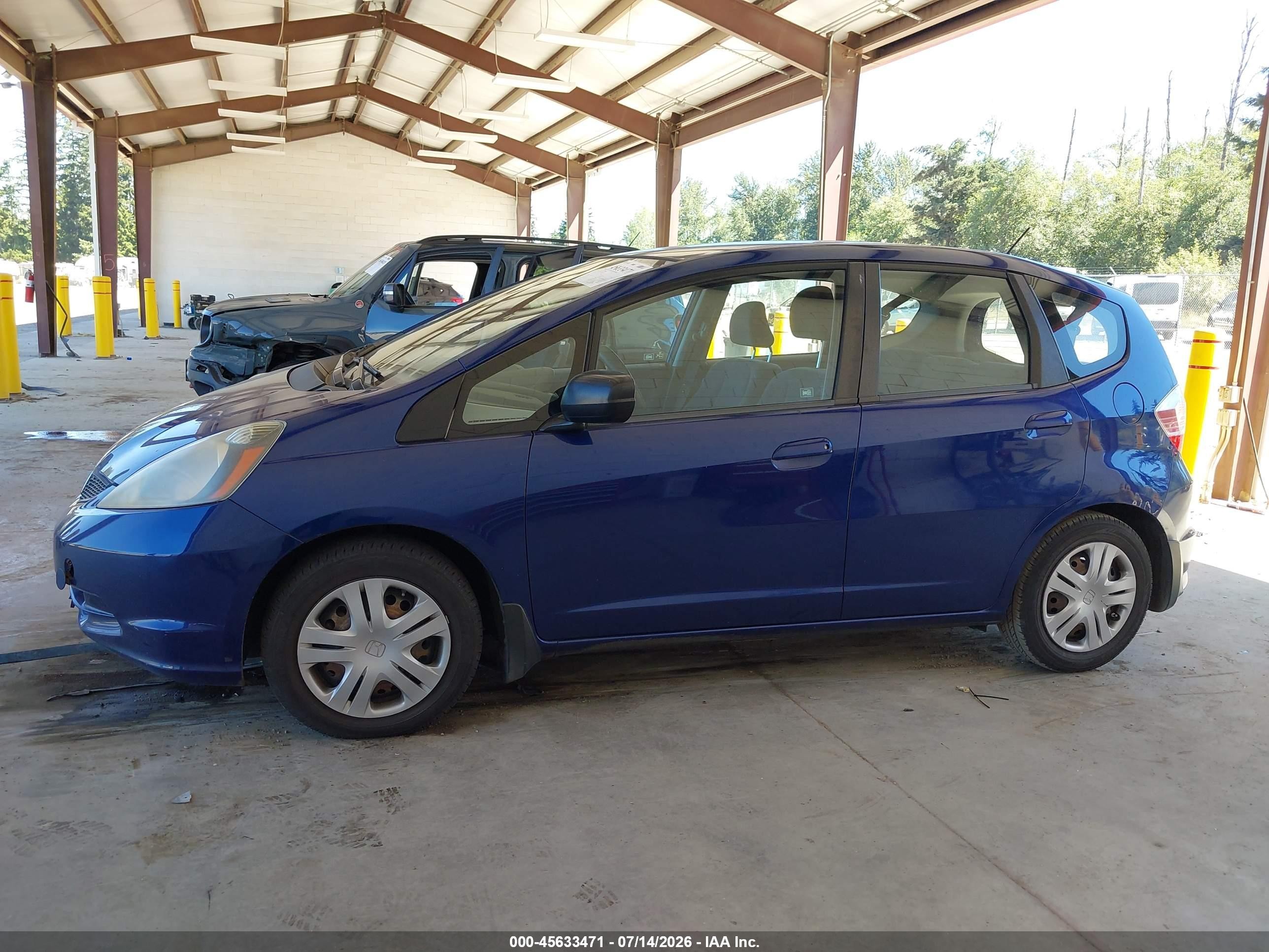 2011 Honda Fit Blue vin: JHMGE8H32BC019498