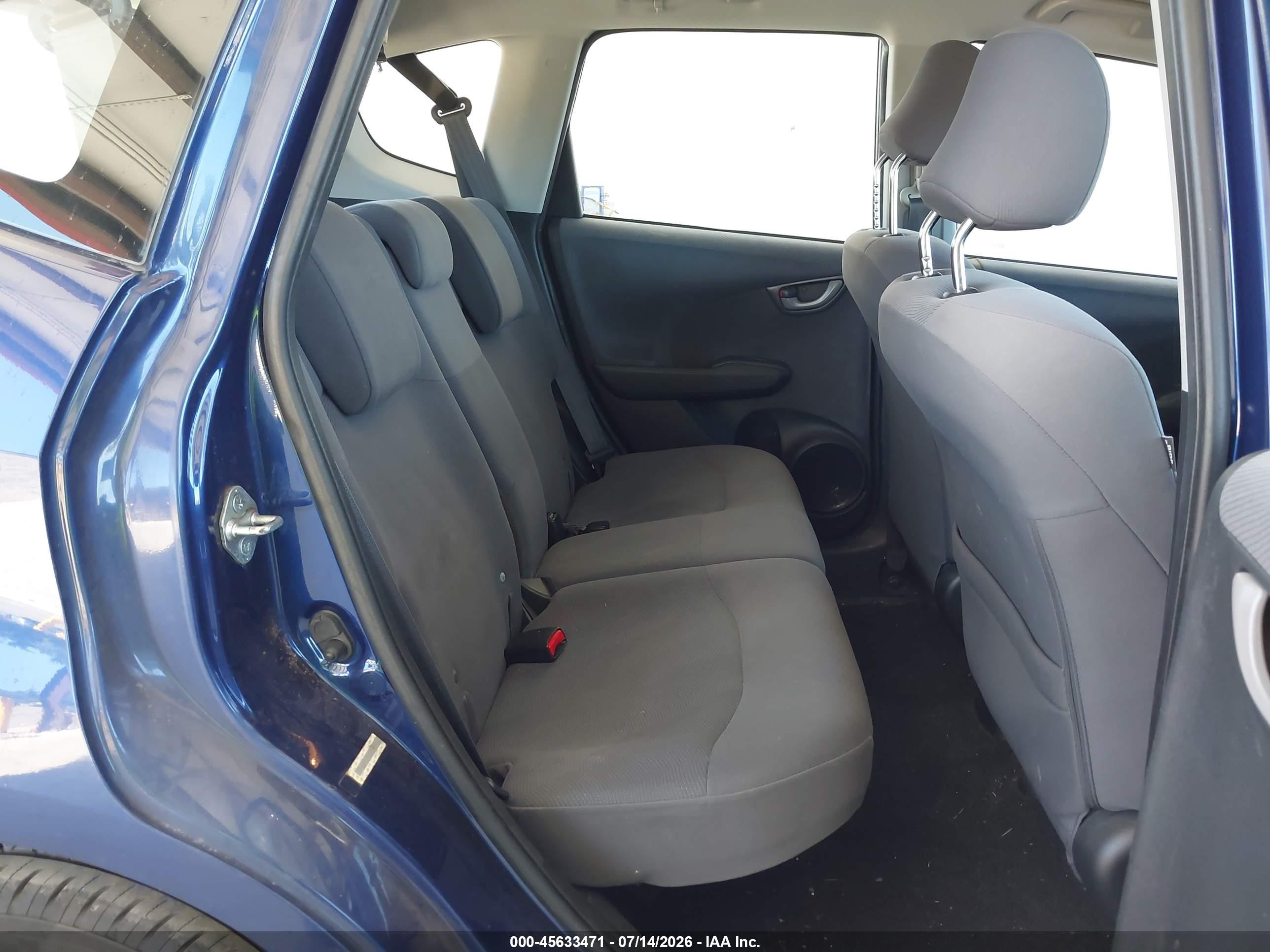 2011 Honda Fit Blue vin: JHMGE8H32BC019498