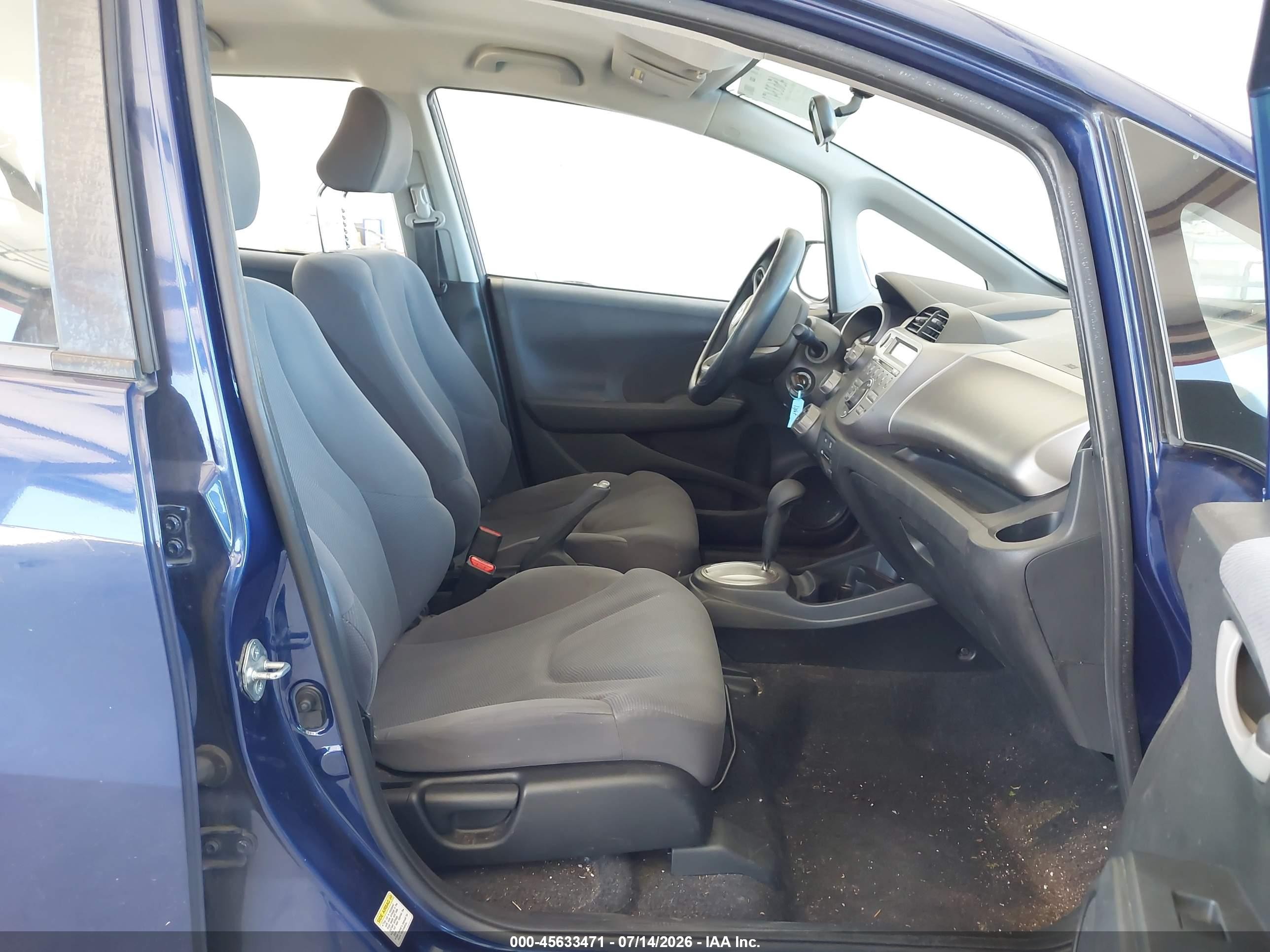 2011 Honda Fit Blue vin: JHMGE8H32BC019498