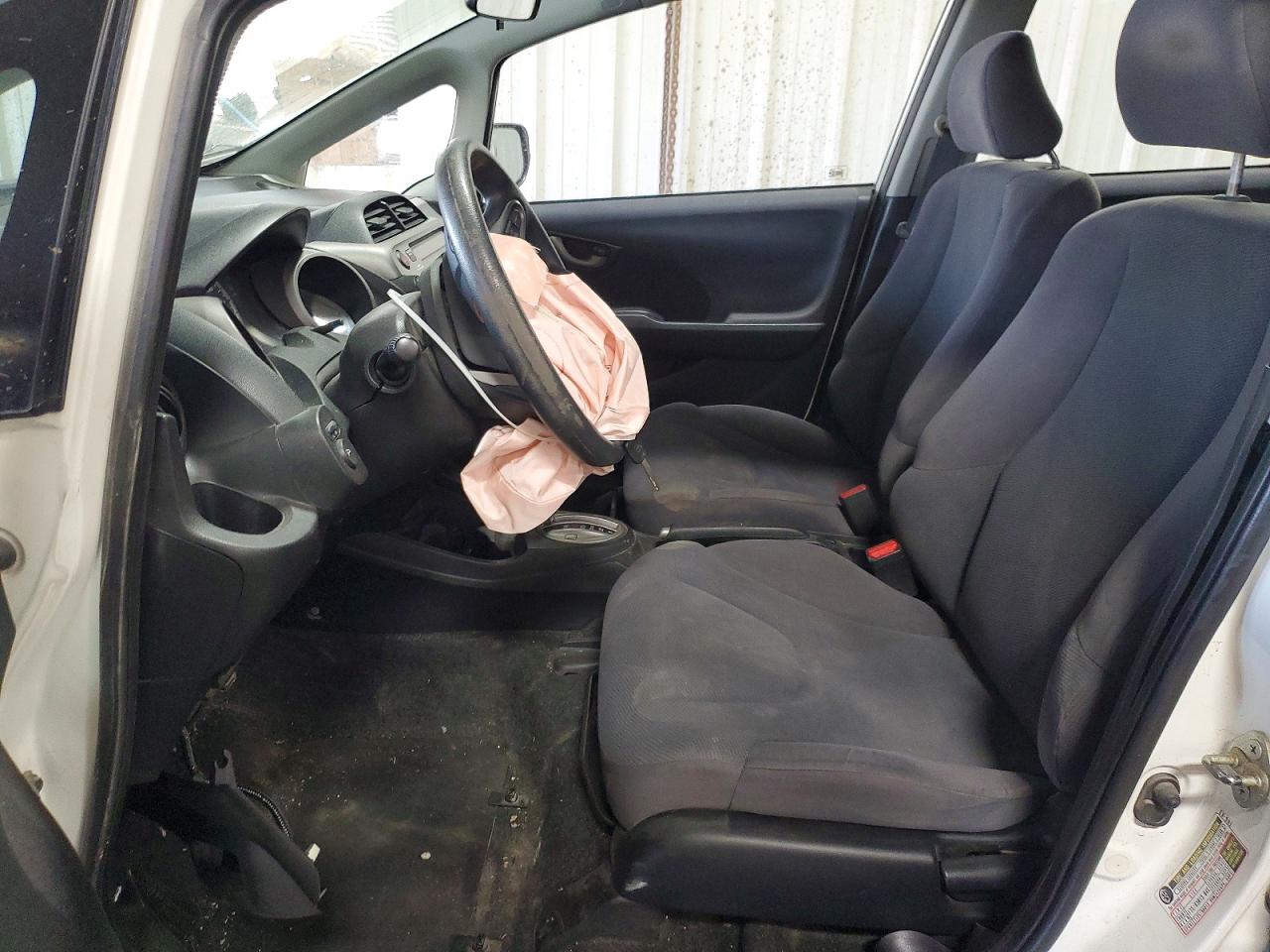 2011 Honda Fit Белый vin: JHMGE8H32BC025298