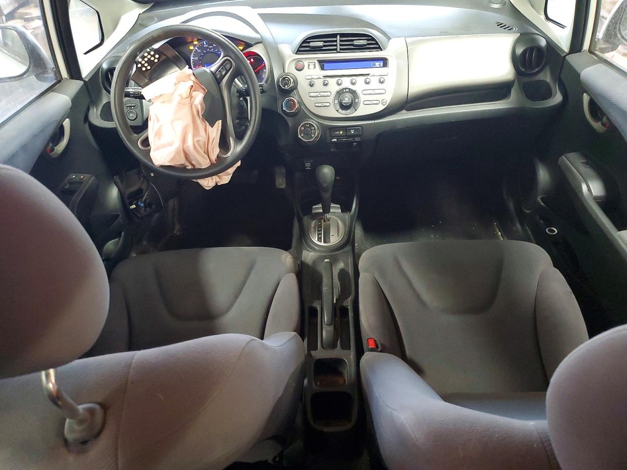 2011 Honda Fit Белый vin: JHMGE8H32BC025298