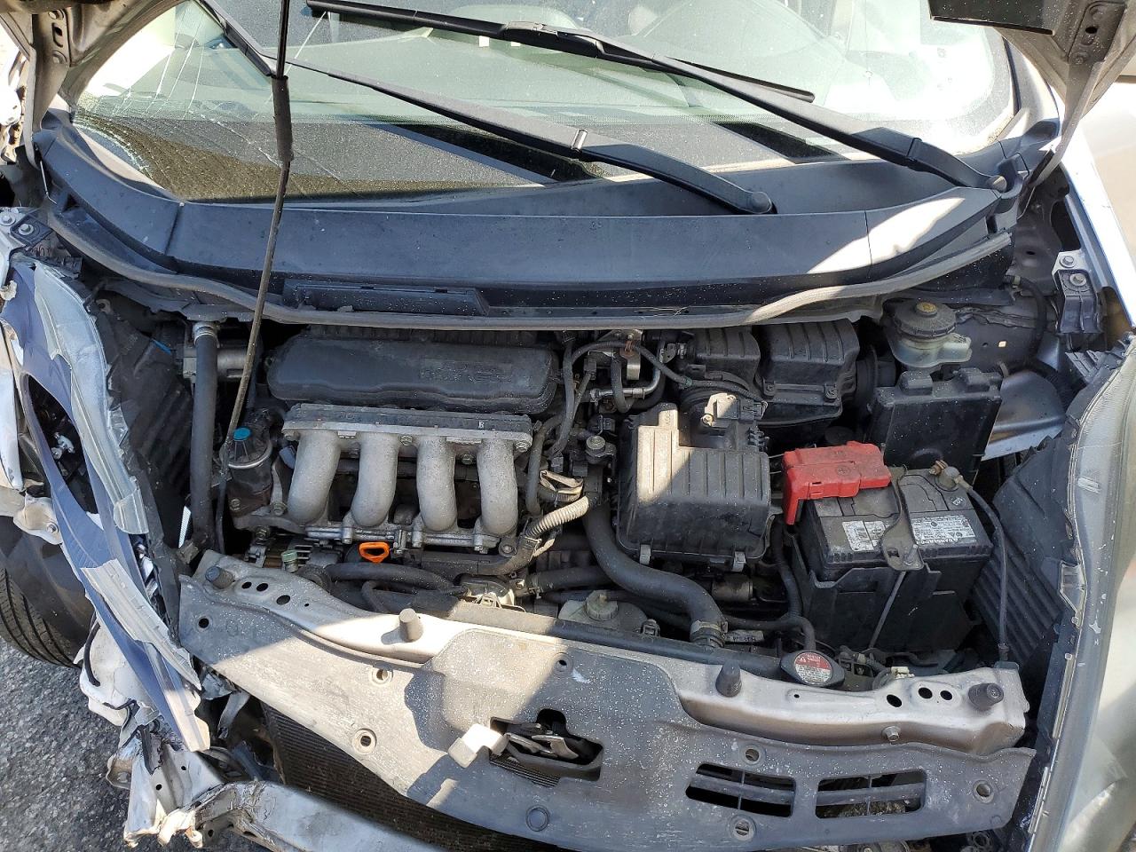 2012 Honda Fit Silver vin: JHMGE8H32CC028705