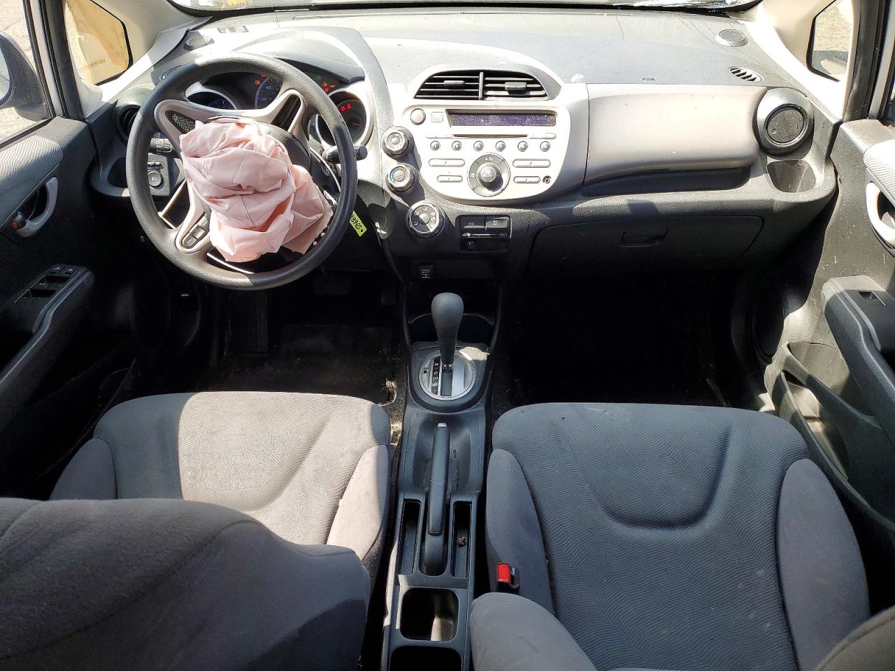 2012 Honda Fit Silver vin: JHMGE8H32CC028705