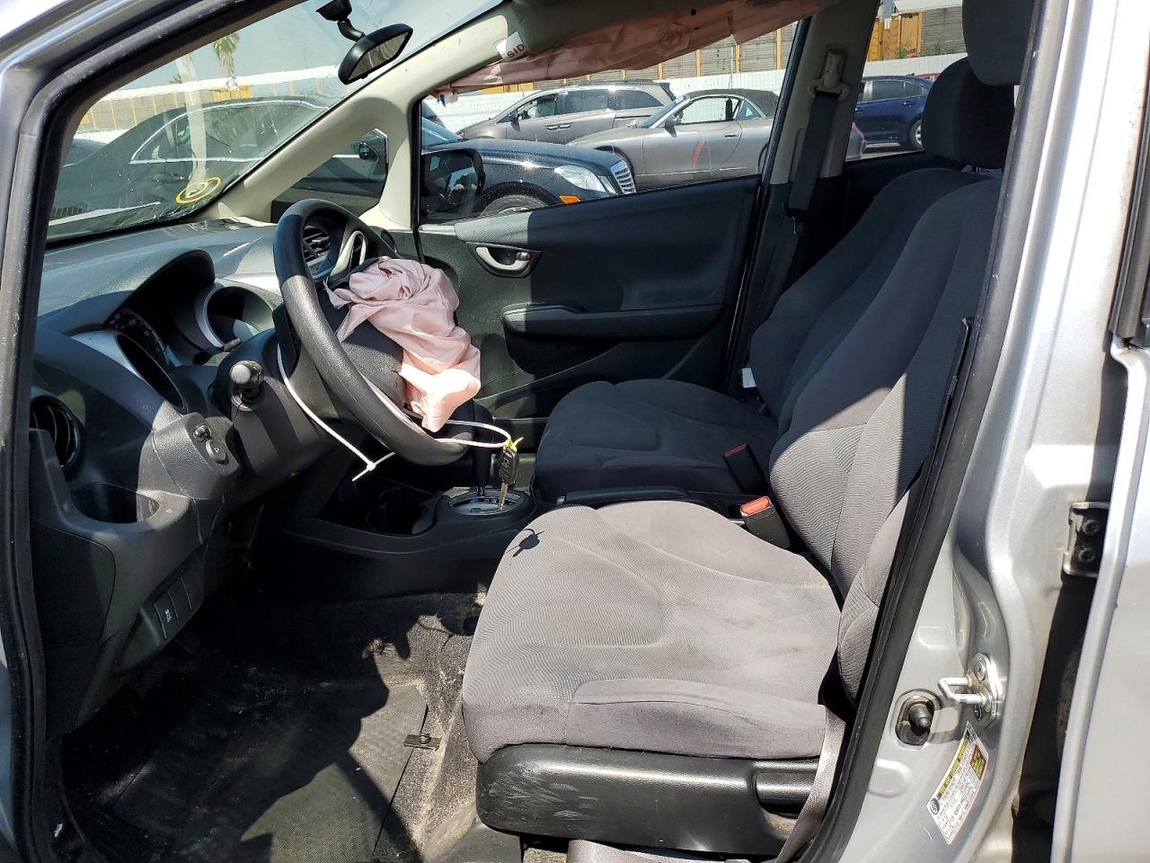 2012 Honda Fit Silver vin: JHMGE8H32CC028705
