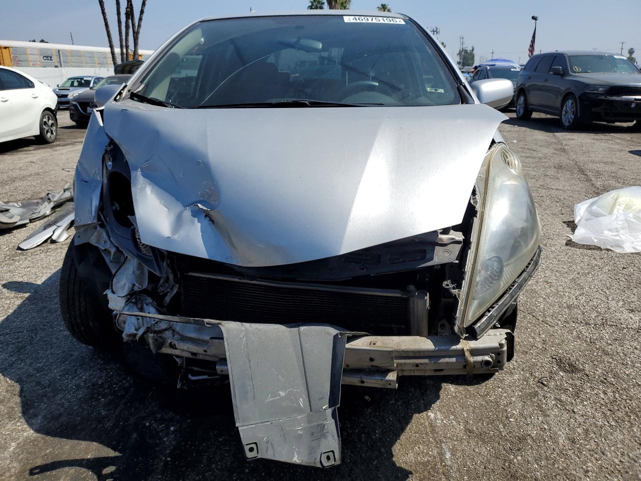 2012 Honda Fit Silver vin: JHMGE8H32CC028705