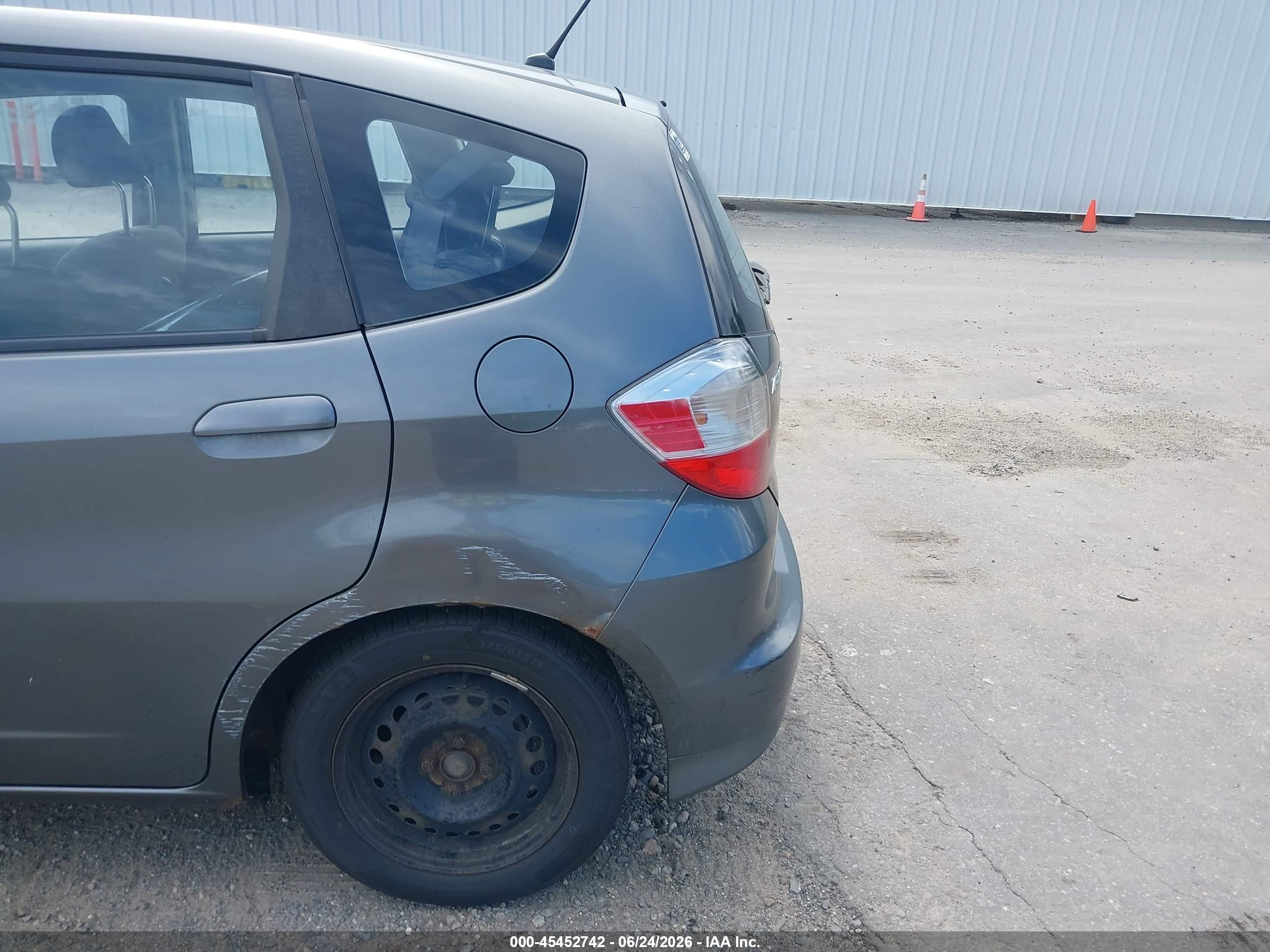2012 Honda Fit   Серый vin: JHMGE8H32CS008279