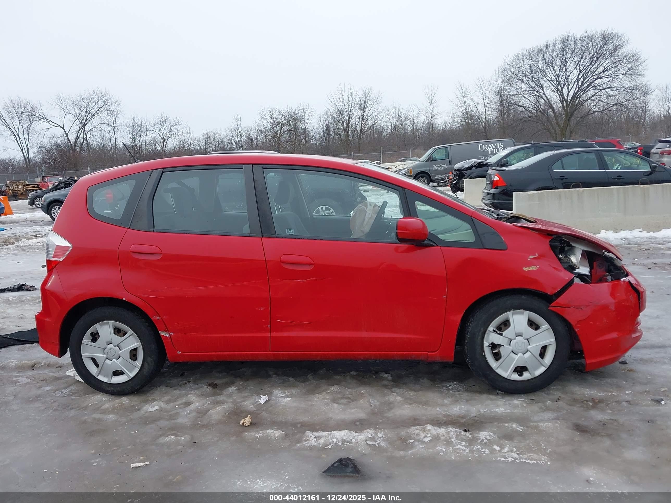 2013 Honda Fit   Red vin: JHMGE8H32DC001702