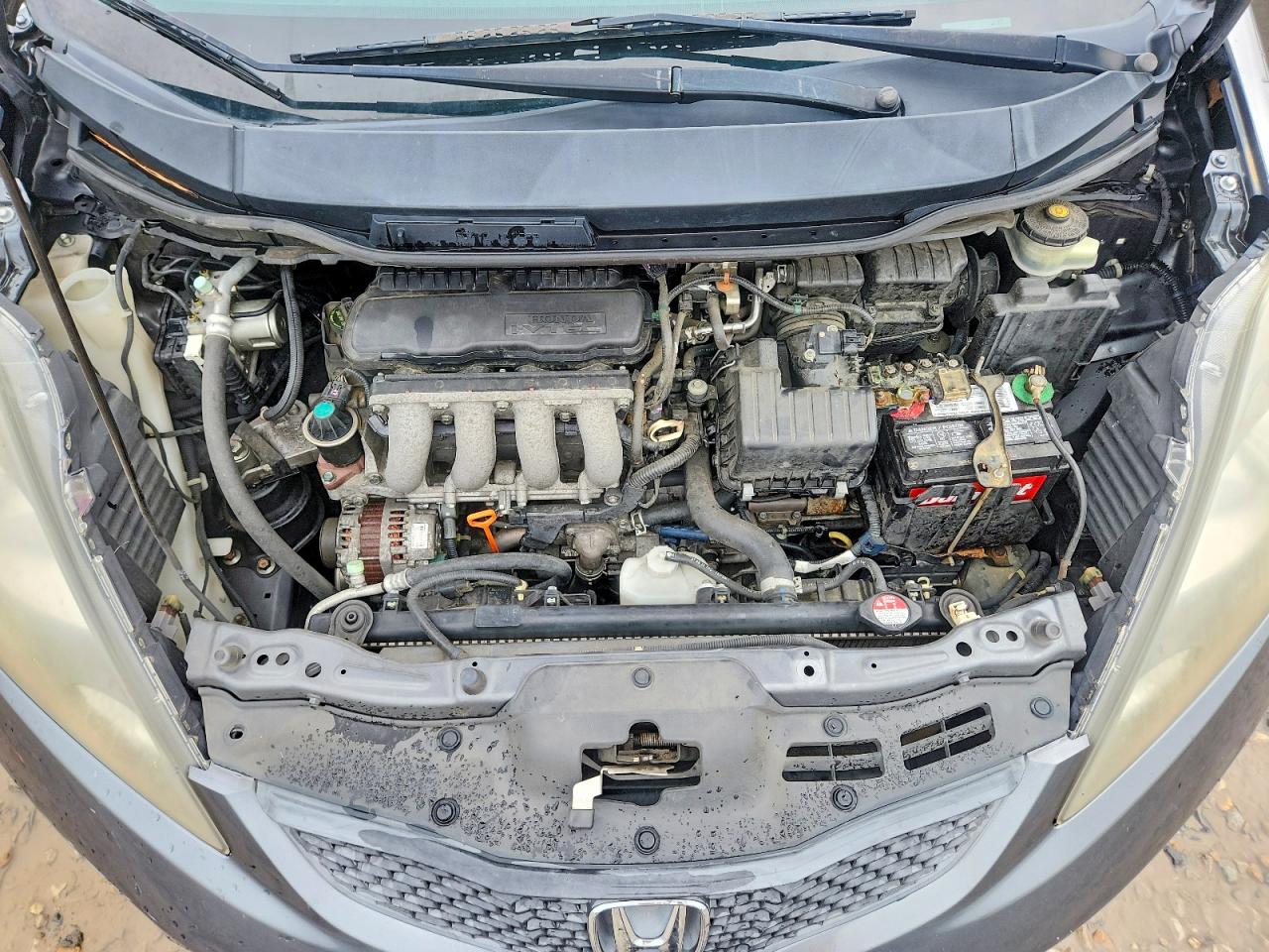 2013 Honda Fit Silver vin: JHMGE8H32DC008178