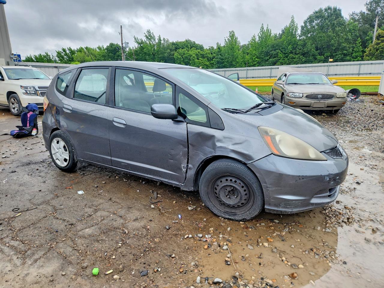 2013 Honda Fit Silver vin: JHMGE8H32DC008178