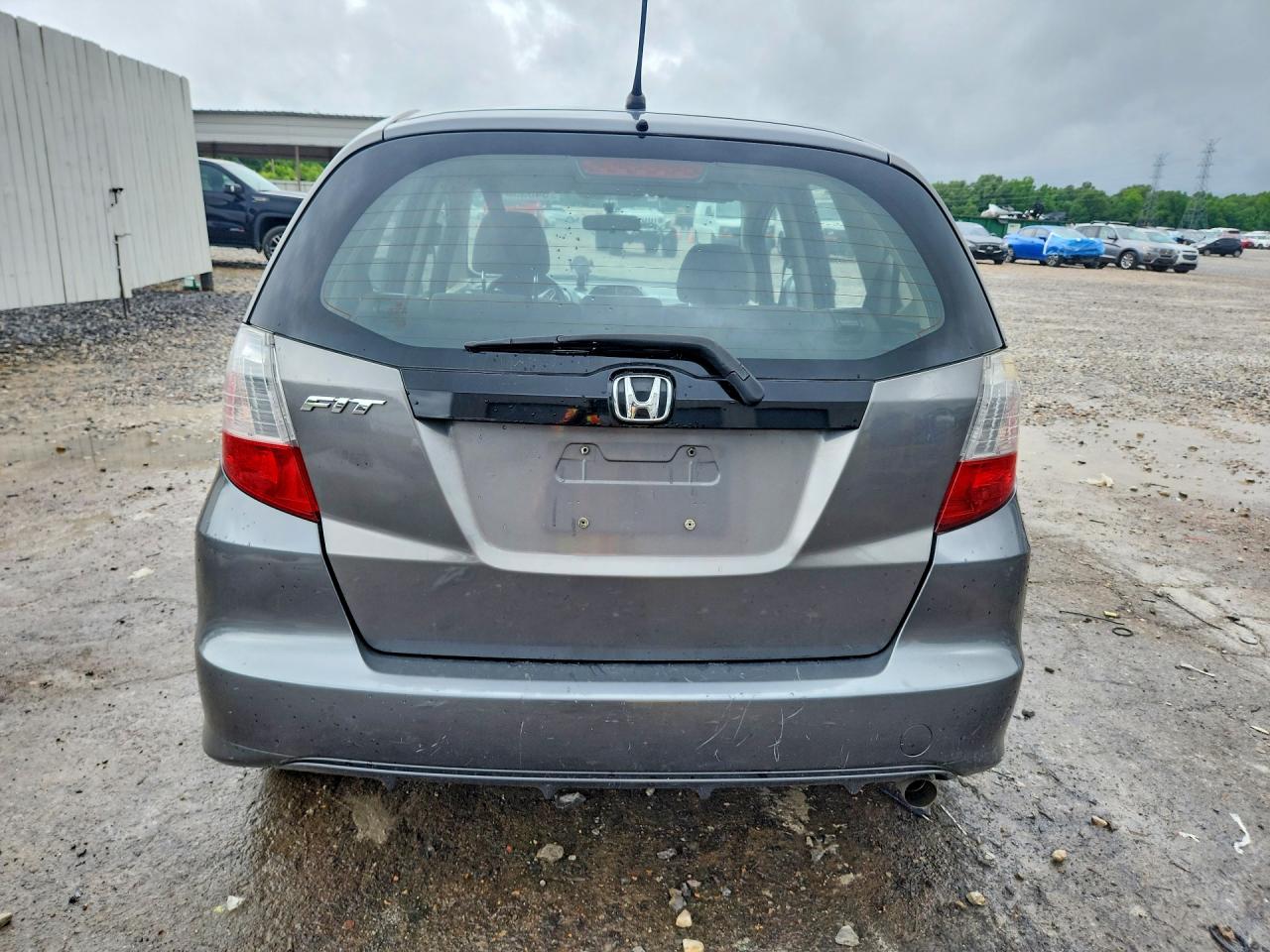 2013 Honda Fit Silver vin: JHMGE8H32DC008178