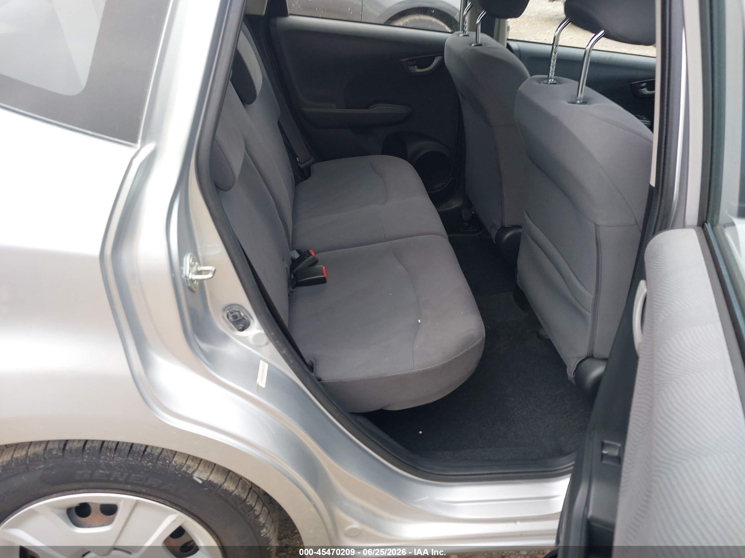 2013 Honda Fit Gray vin: JHMGE8H32DC026342
