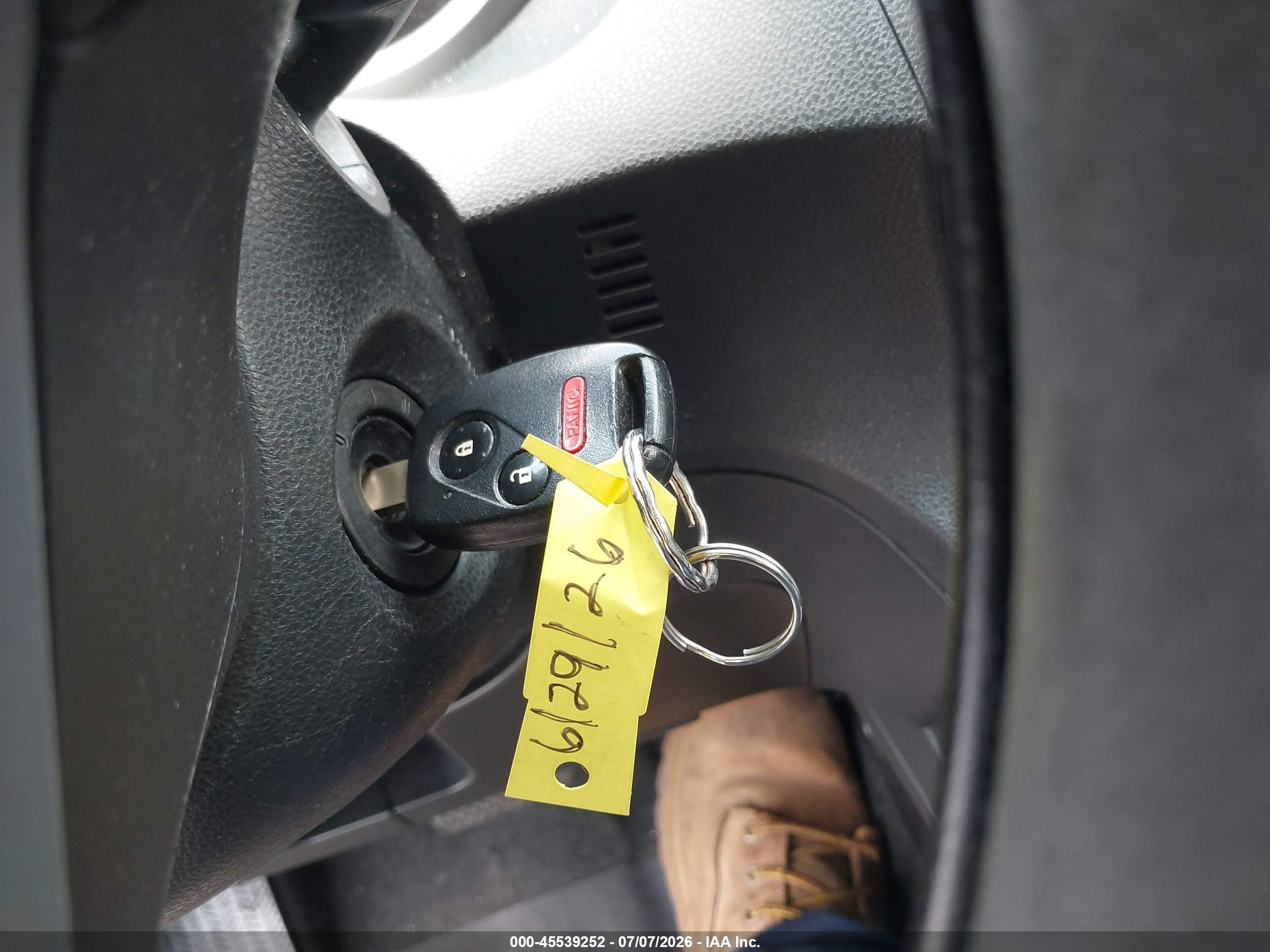 2013 Honda Fit   Серебряный vin: JHMGE8H32DC036207