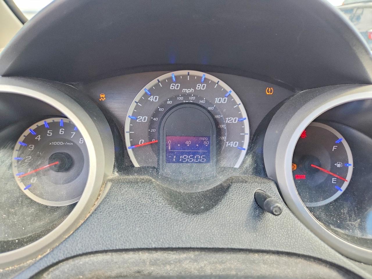 2013 Honda Fit White vin: JHMGE8H32DC037017