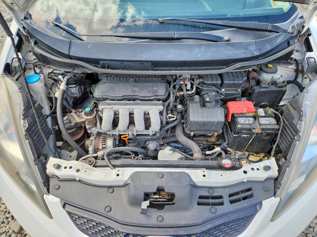 2013 Honda Fit White vin: JHMGE8H32DC037017