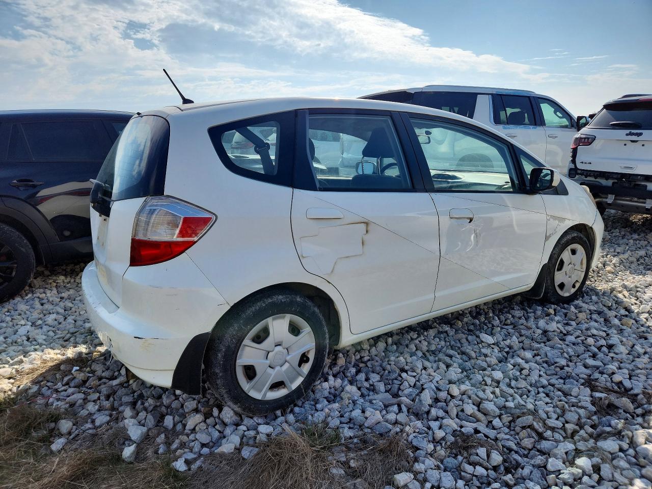 2013 Honda Fit Белый vin: JHMGE8H32DC048938
