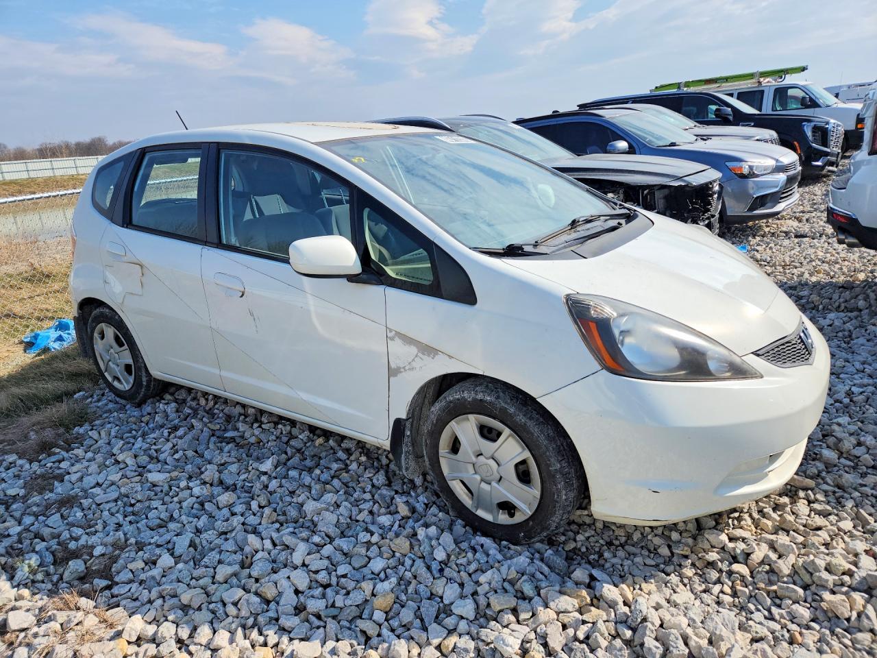 2013 Honda Fit Белый vin: JHMGE8H32DC048938