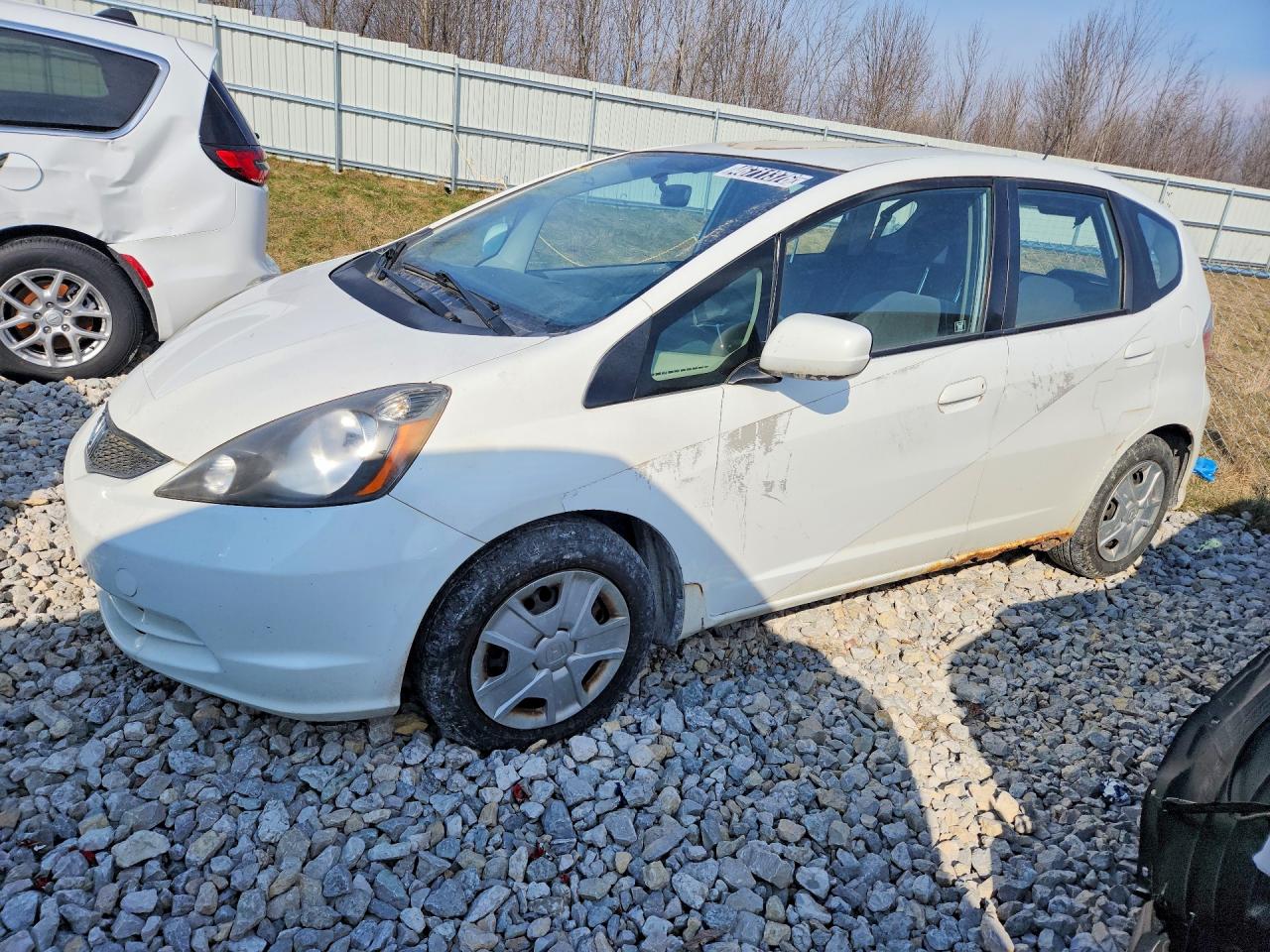 2013 Honda Fit White vin: JHMGE8H32DC048938