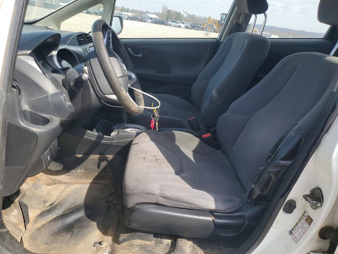2013 Honda Fit Белый vin: JHMGE8H32DC048938
