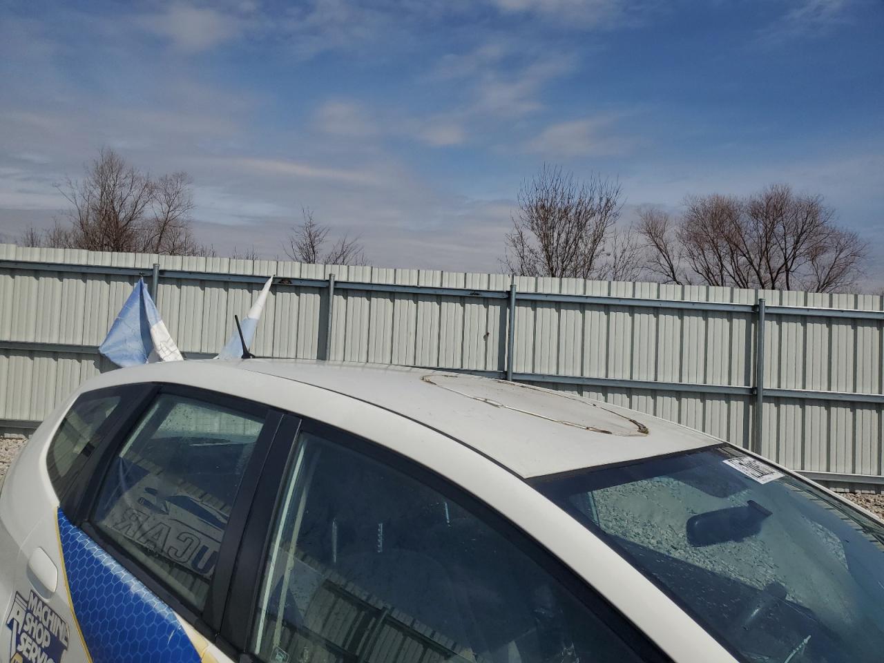 2013 Honda Fit Белый vin: JHMGE8H32DC048938 Damage: Roof Panel, Heavy Scratch, > 12 Inches
