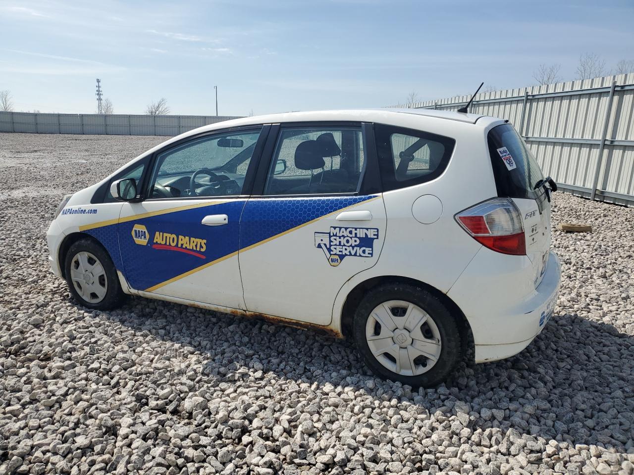 2013 Honda Fit Белый vin: JHMGE8H32DC048938 Damage: Left Front Door, Heavy Scratch, 1 To 2 Inches