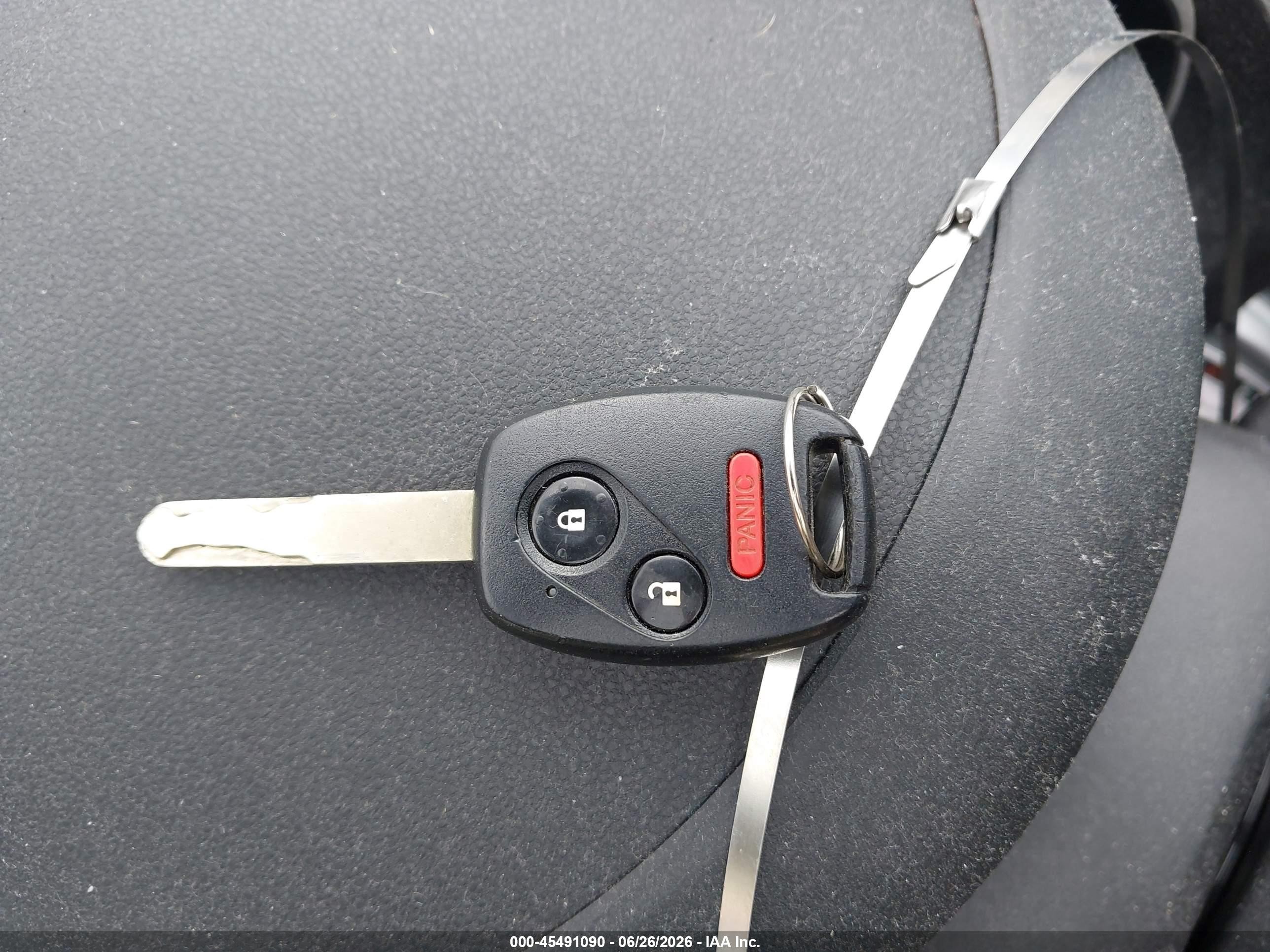 2013 Honda Fit   White vin: JHMGE8H32DC049703