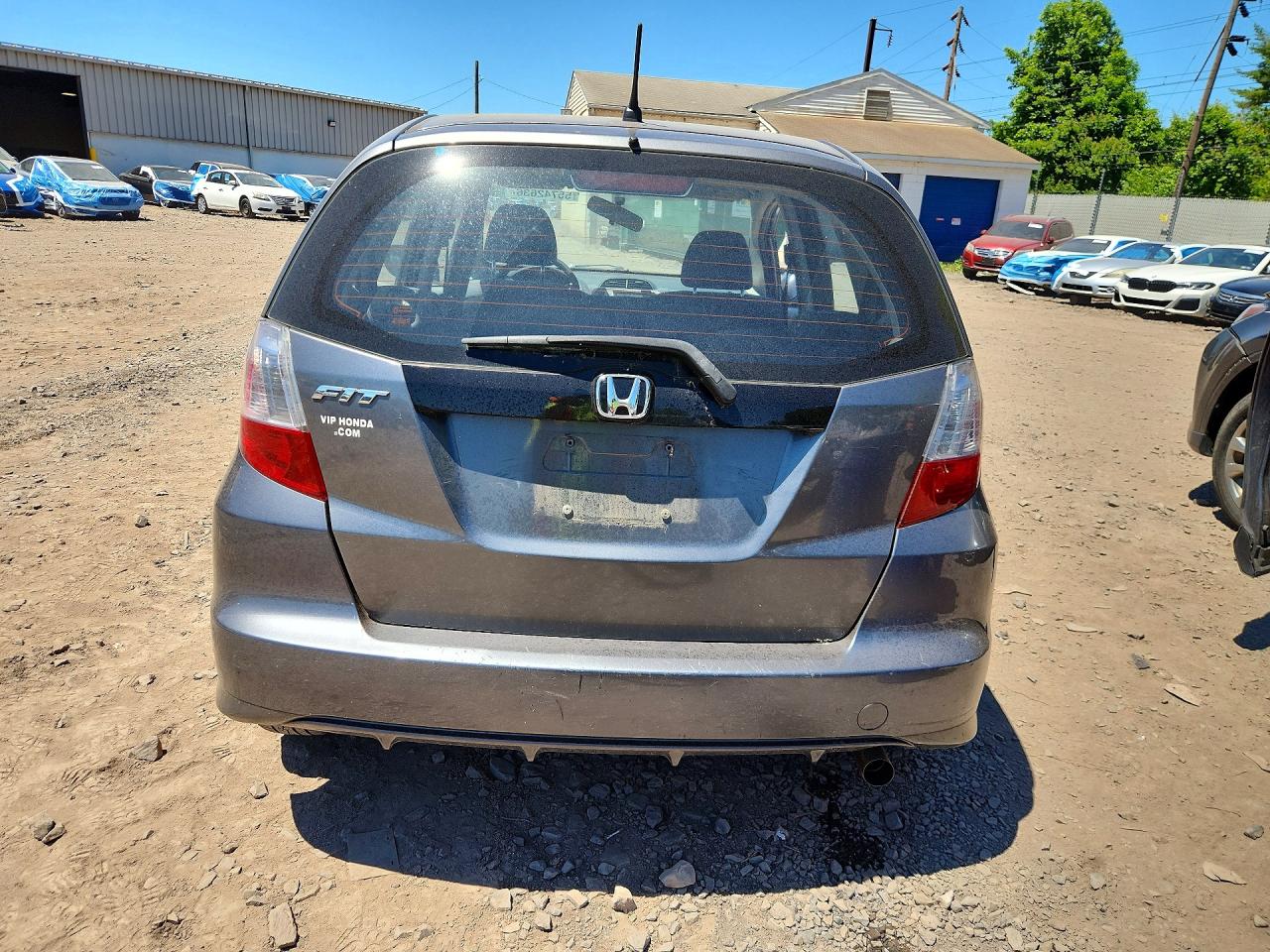 2013 Honda Fit Gray vin: JHMGE8H32DC074262