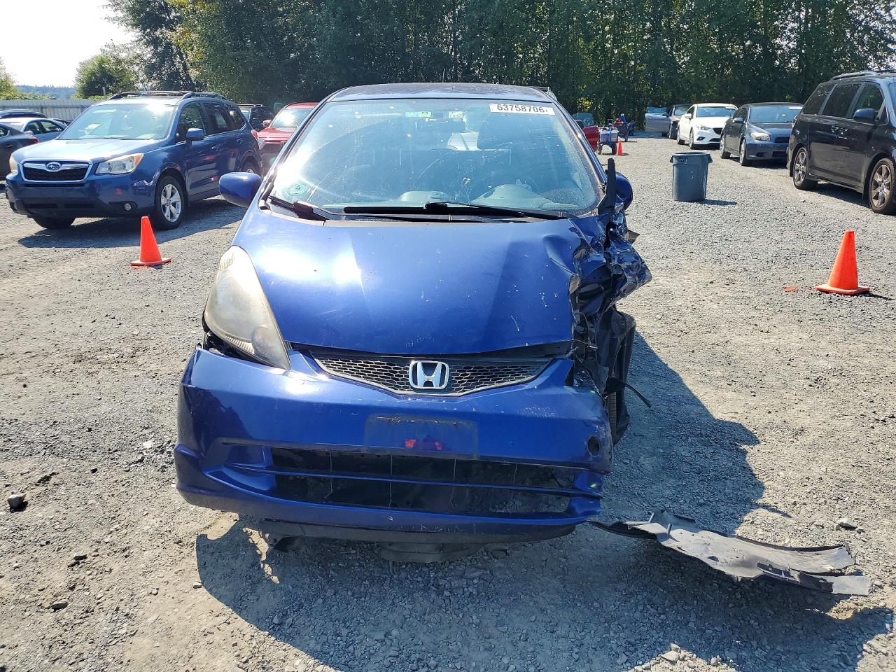 2013 Honda Fit Blue vin: JHMGE8H32DC075248