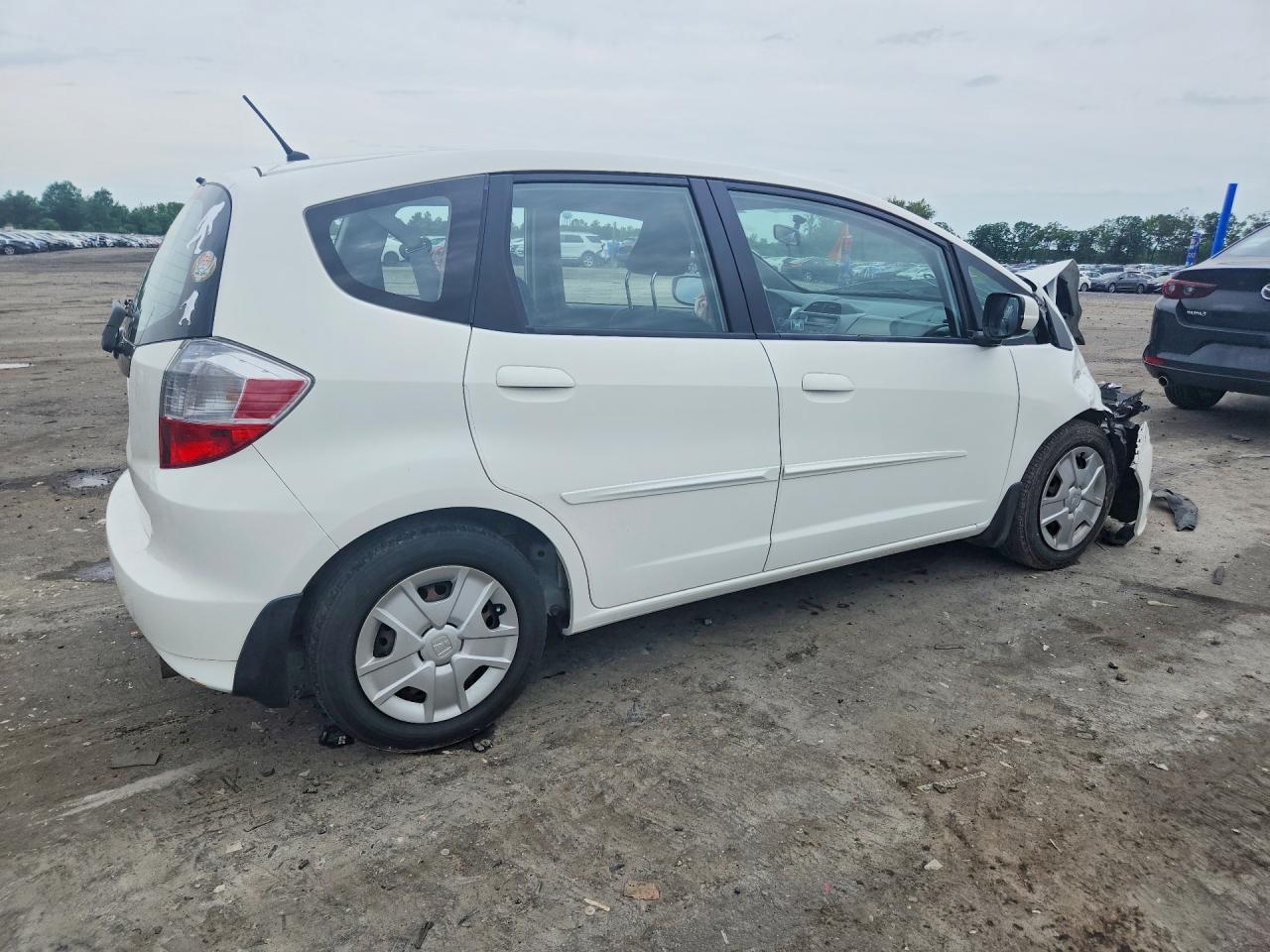 2013 Honda Fit White vin: JHMGE8H32DC080448